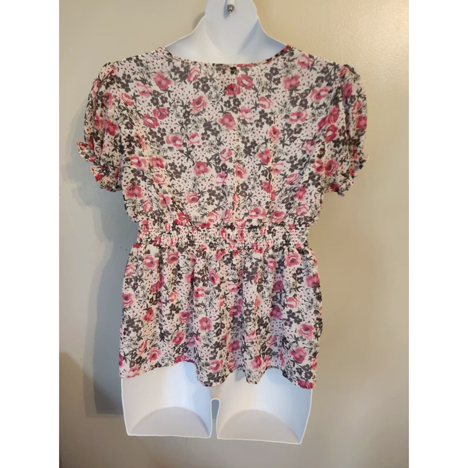 Torrid Torrid Blouse Shirt Floral Pink Round Neck Short Sleeve Smocked Elastic Waist Ruffle Top 0X Plus Women Size XL / US 12-14 / IT 48-50 - 6 Thumbnail