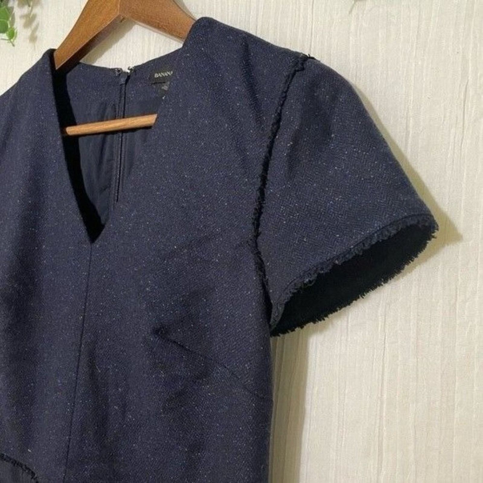 Banana Republic Banana Republic Wool Blend Navy Speckled Dress V-Neck 0P Size XS / US 0-2 / IT 36-38 - 6 Thumbnail