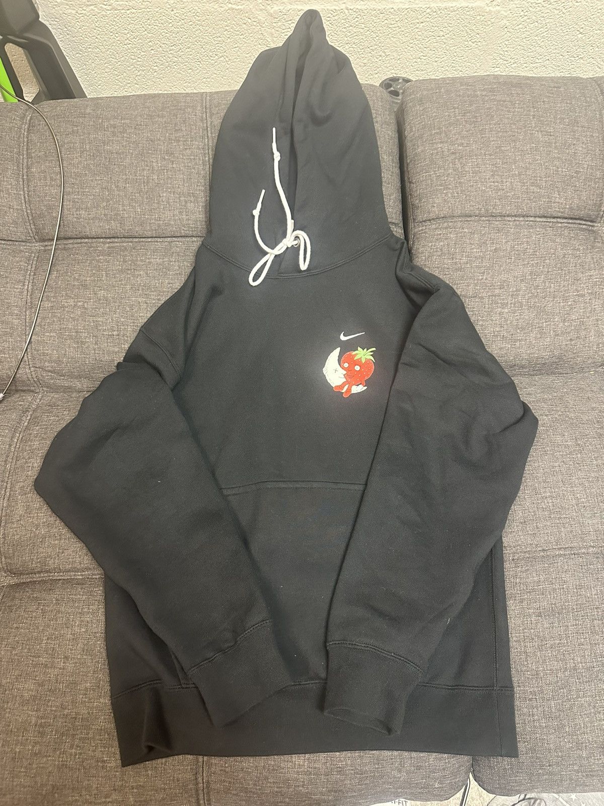 Kaws Nike Kaws Sky High Hoodie Size US S / EU 44-46 / 1 - 1 Thumbnail