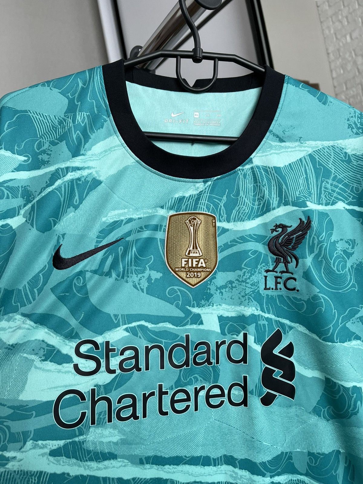 Nike 2020/2021 Nike FC Liverpool Champions Soccer Jersey T-Shirt Size US XL / EU 56 / 4 - 9 Thumbnail