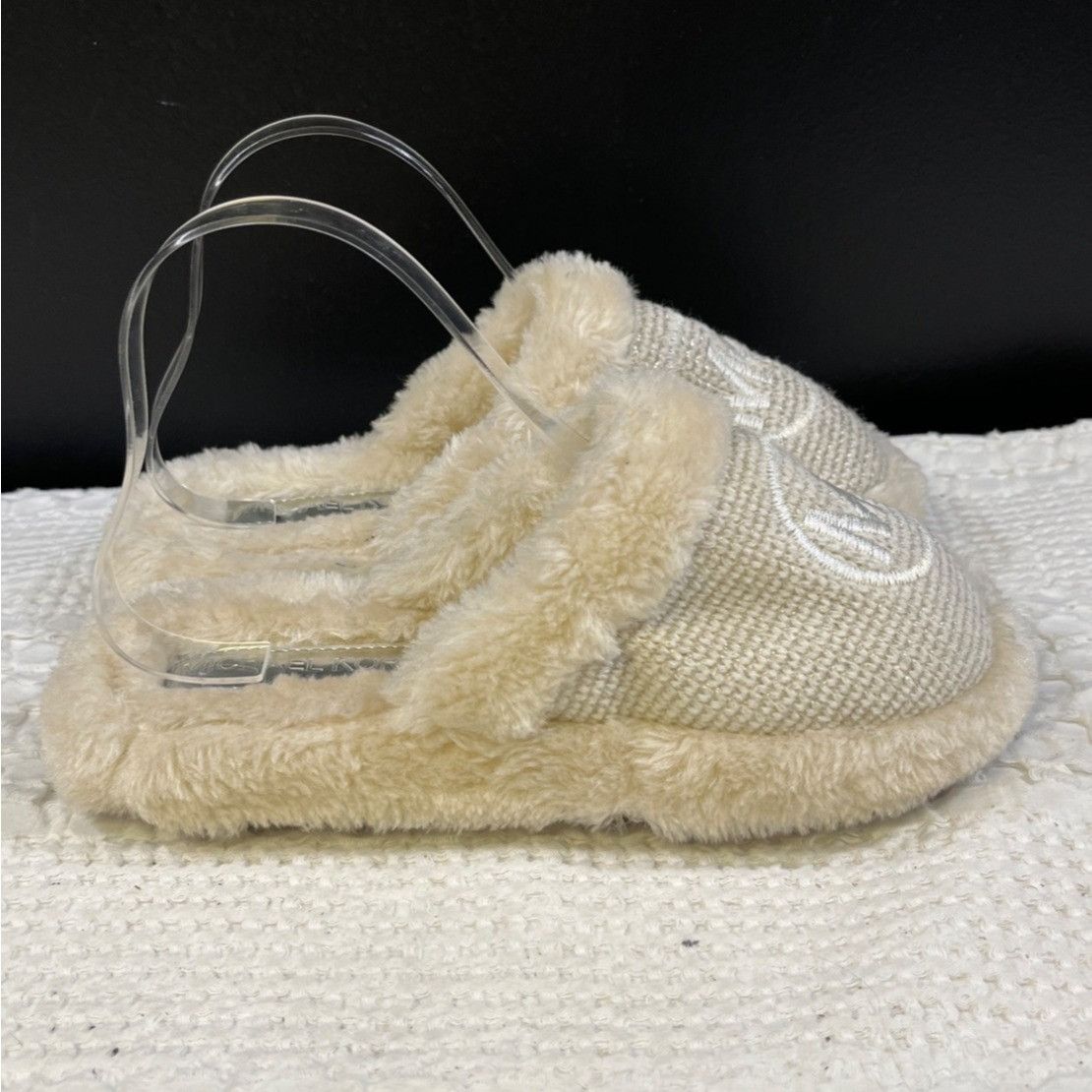 Michael Kors Michael Kors Women's Cream Furry Shoes/Slippers Sz 7M SKU 50 Size US 7 / IT 37 - 3 Thumbnail