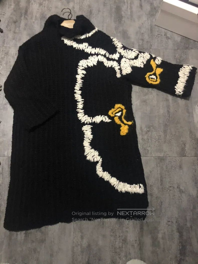 Valentino Valentino Black big flower sweaterBlack big flower crochet Size L / US 10 / IT 46 - 2 Thumbnail