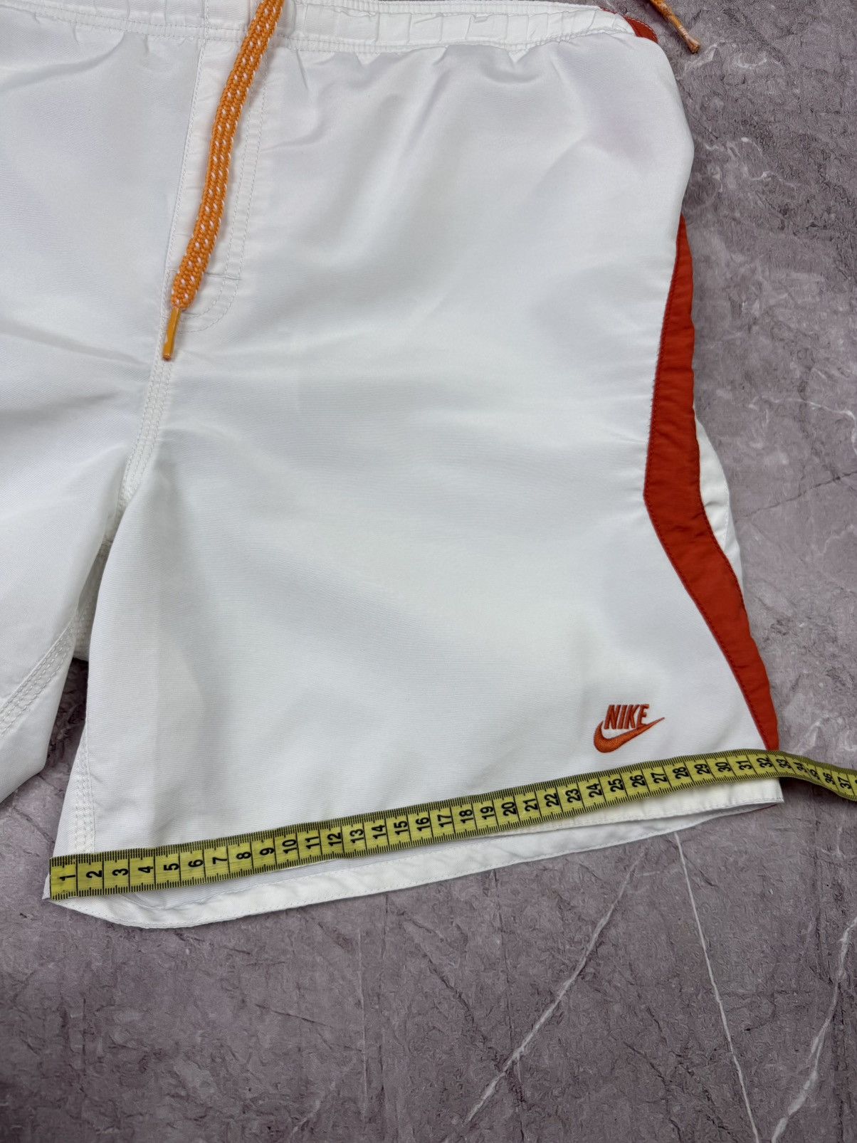 Nike Nike vintage shorts big logo Size US 34 / EU 50 - 13 Thumbnail
