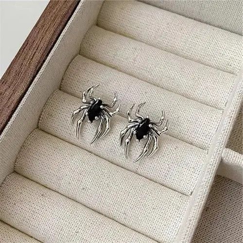 Designer × Jewelry Black Spider Stud Earrings Size ONE SIZE - 2 Thumbnail
