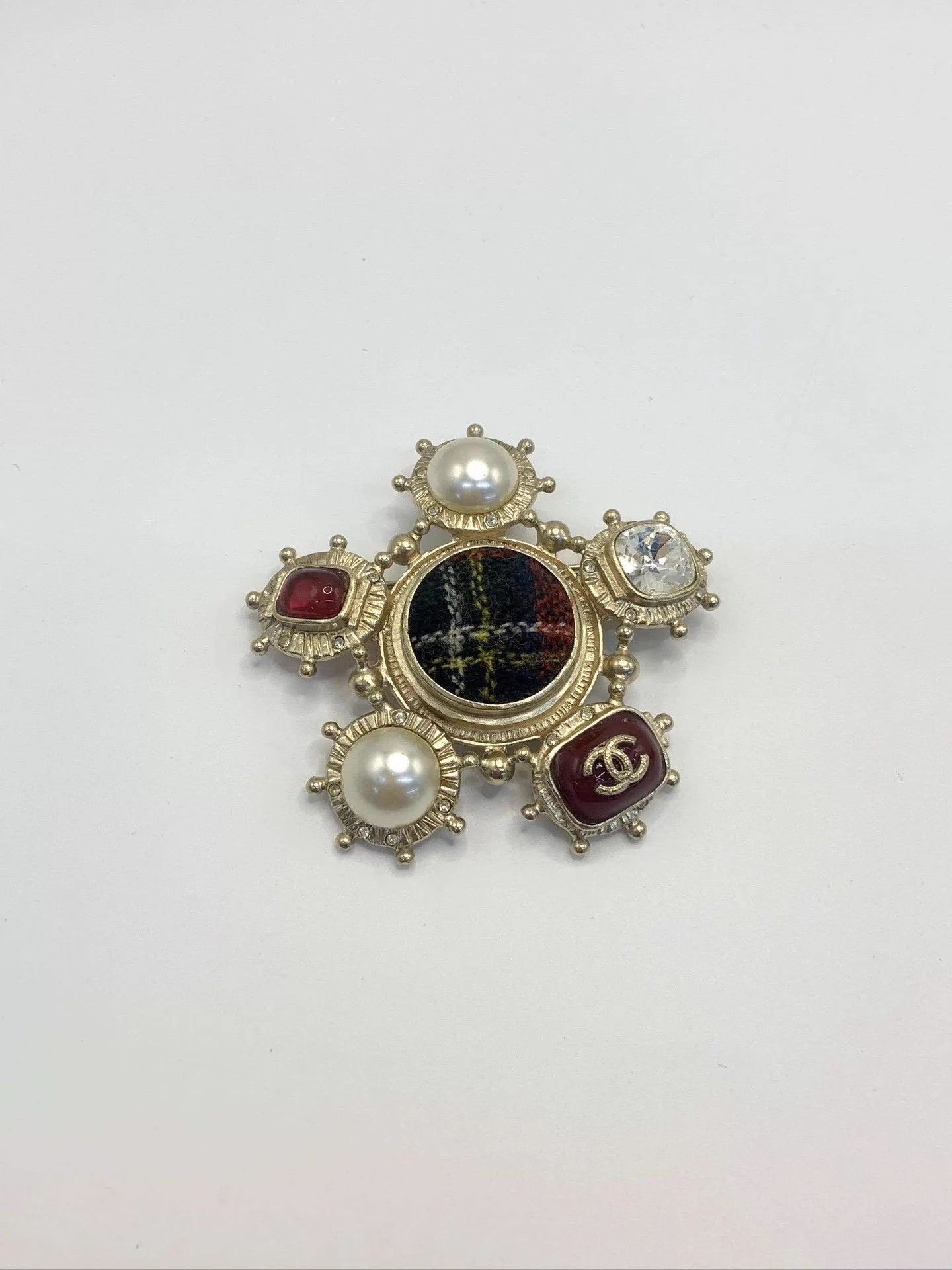 Chanel Chanel 13A Edin C C Enamel Pearl Crystal Brooch 6.3cm Wear Size ONE SIZE - 1 Thumbnail