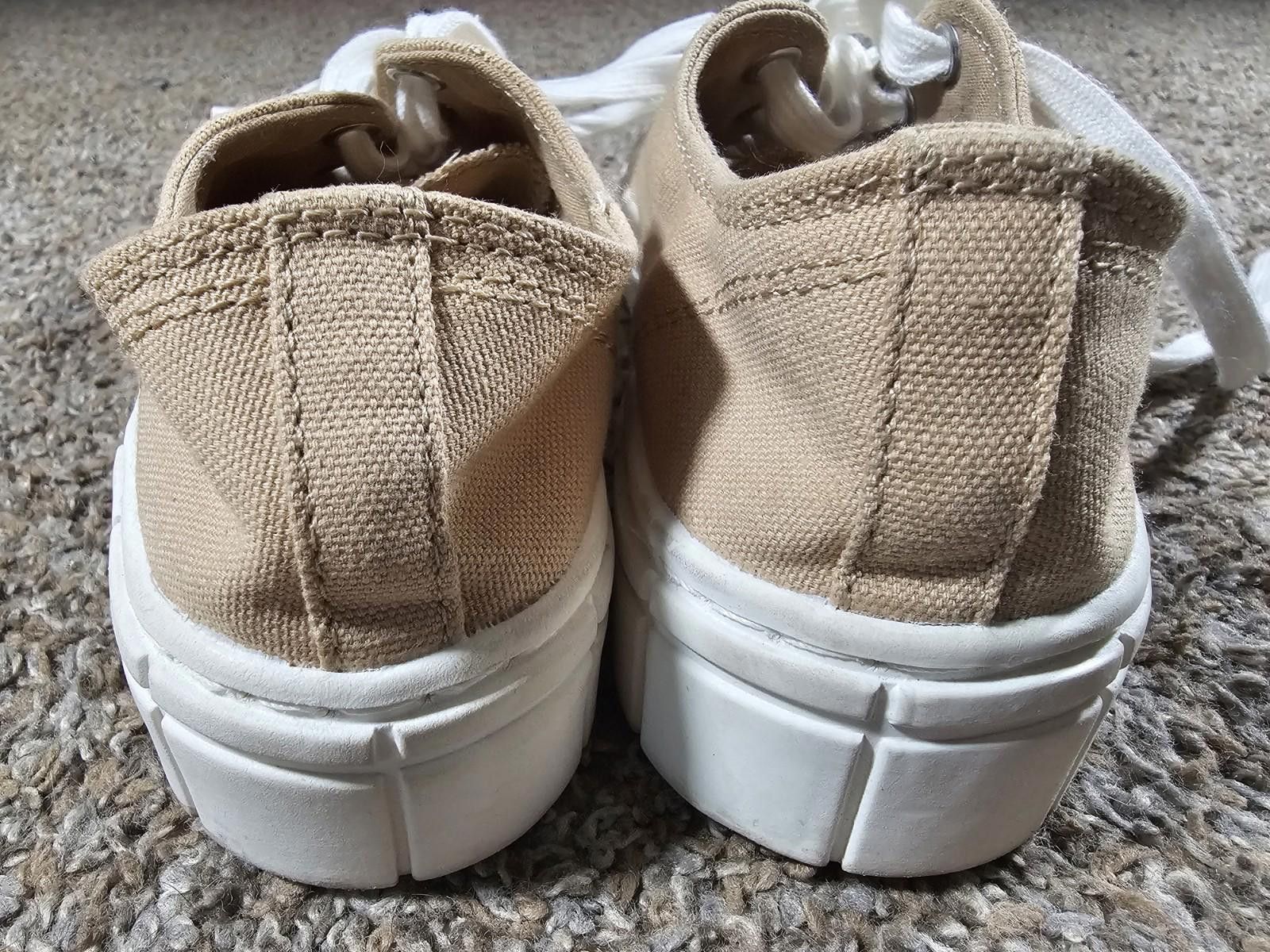 Designer Mod Love Love Shoes Sneakers Flat Women 9 Beige Lace Up Y2K Size US 9 / IT 39 - 6 Thumbnail