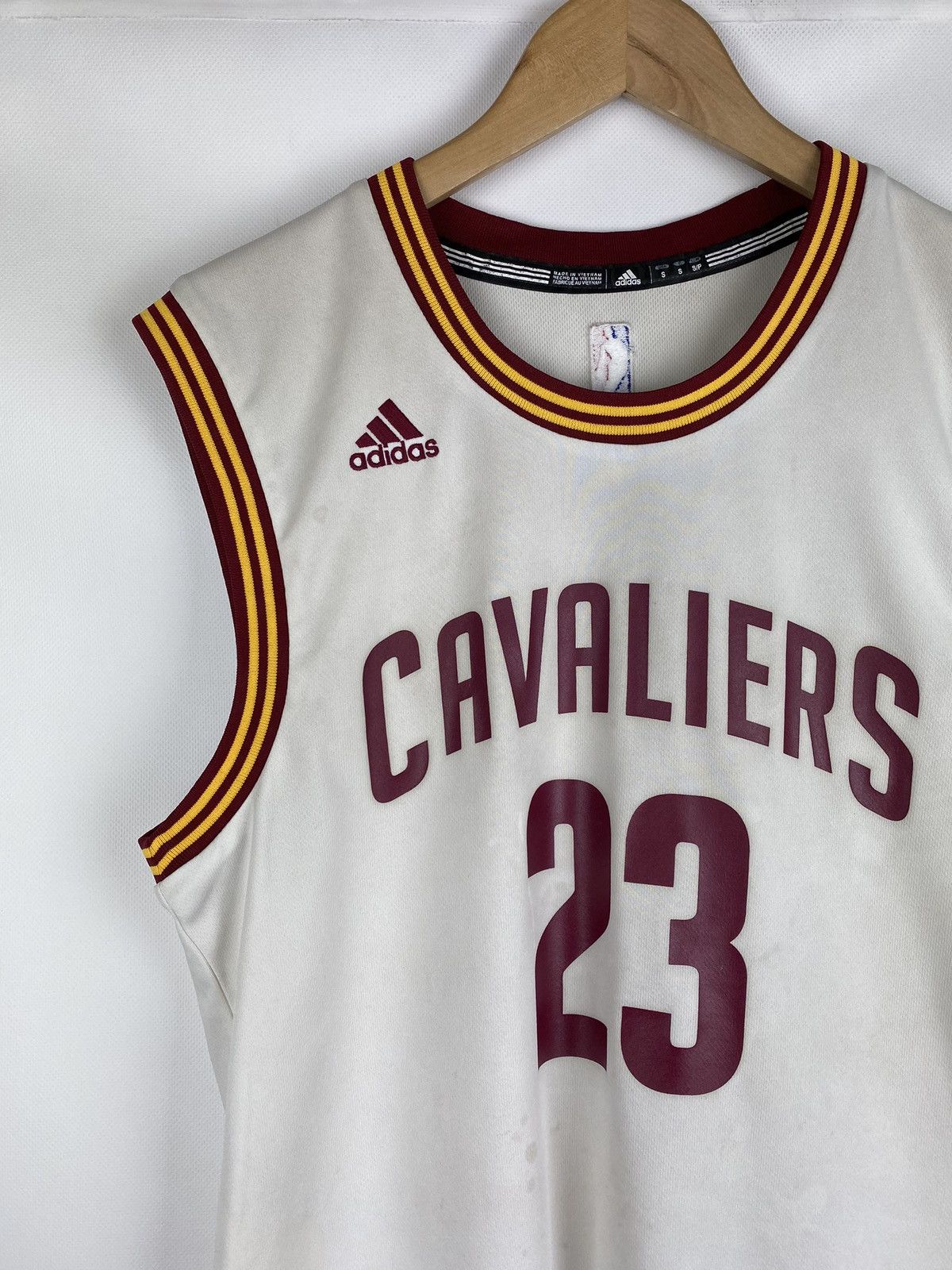 NBA Adidas Cleveland Cavaliers Lebron James 23 Jersey size S Size US S / EU 44-46 / 1 - 2 Thumbnail