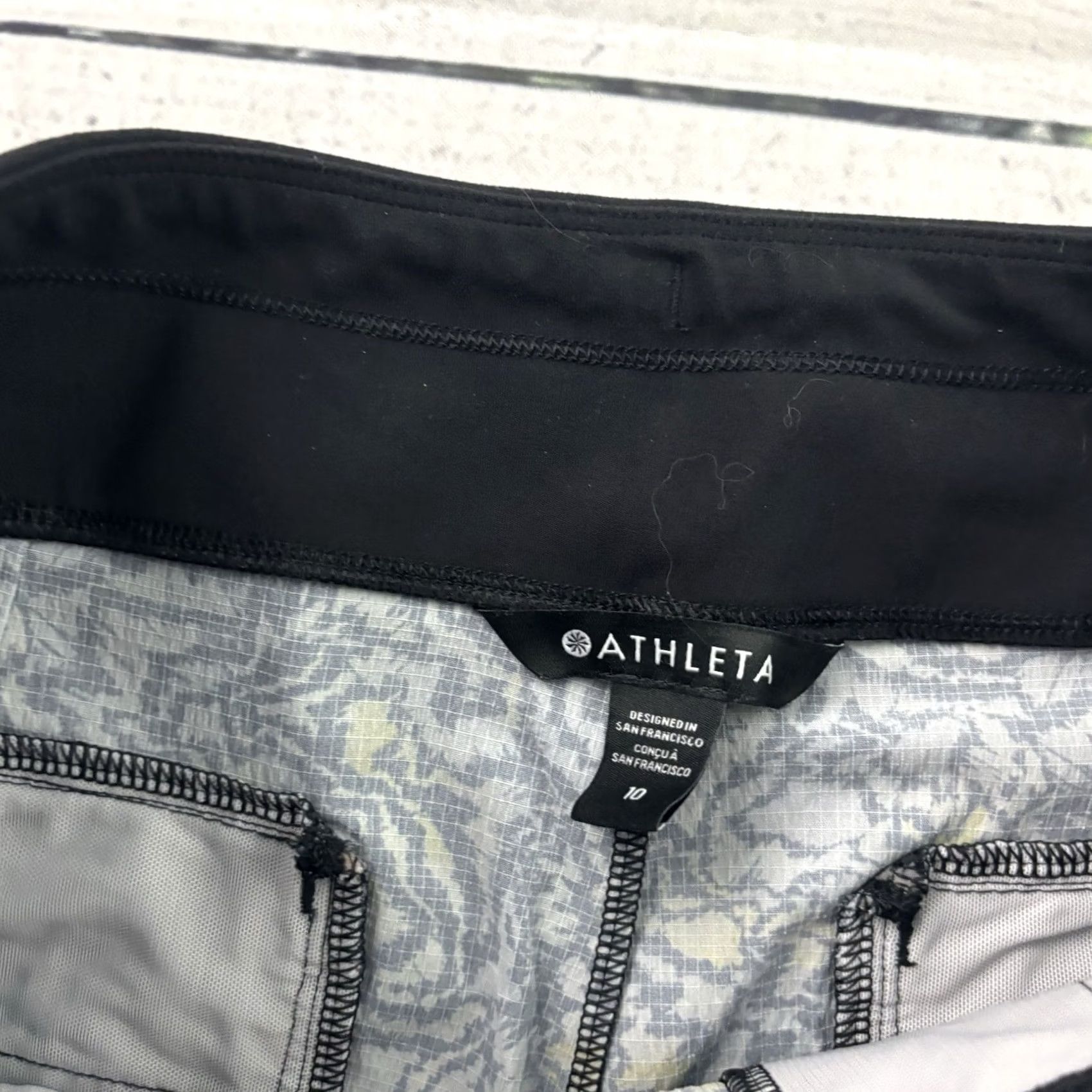 Athleta Athleta Trekkie North Jogger Floral Print Zipper Pocket Pants Women's 10 Black Size 32" / US 10 / IT 46 - 4 Thumbnail