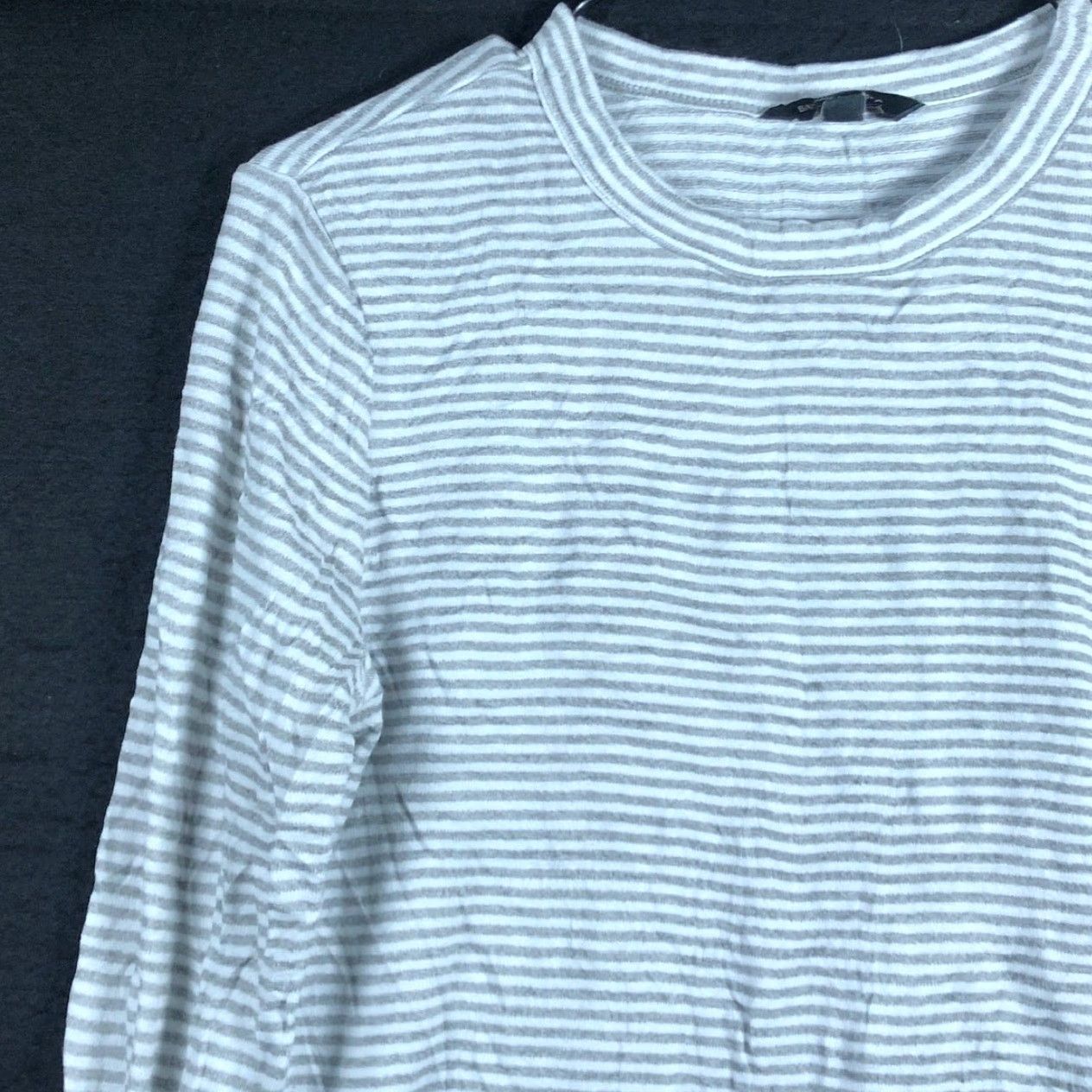 Banana Republic Banana Republic Womens Shirt Gray White Stripe Long Sleeve Cozy Stretch Small Crew Neck Casual Workwear Holiday Fashion Womens Size S / US 4 / IT 40 - 4 Thumbnail