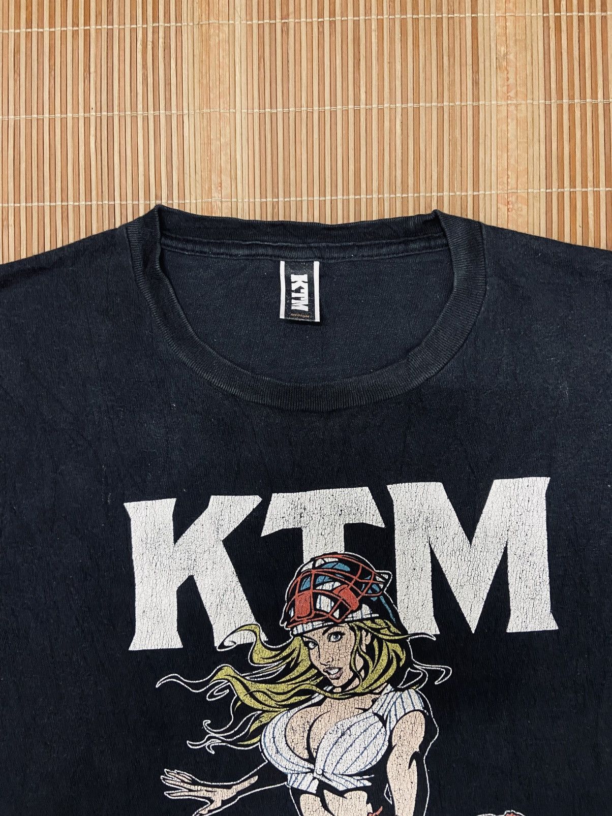 Japanese Brand KETSUMEISHI LIVE IN JAPAN HOT BABE GRAPHIC TEE Size US M / EU 48-50 / 2 - 5 Thumbnail