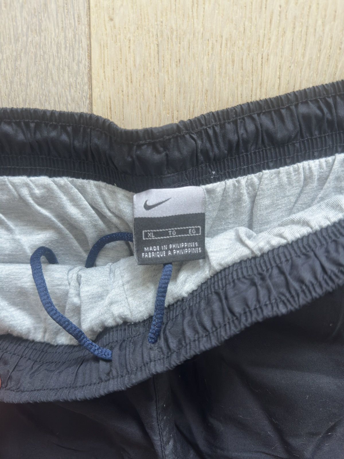 Nike Vintage Nike Nylon Trackpants Size US 34 / EU 50 - 2 Thumbnail