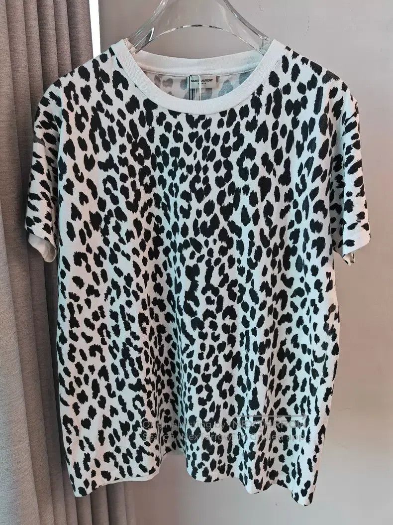 Saint Laurent Paris Saint Laurent Paris Leopard Print T-Shirt i Size US L / EU 52-54 / 3 - 1 Thumbnail