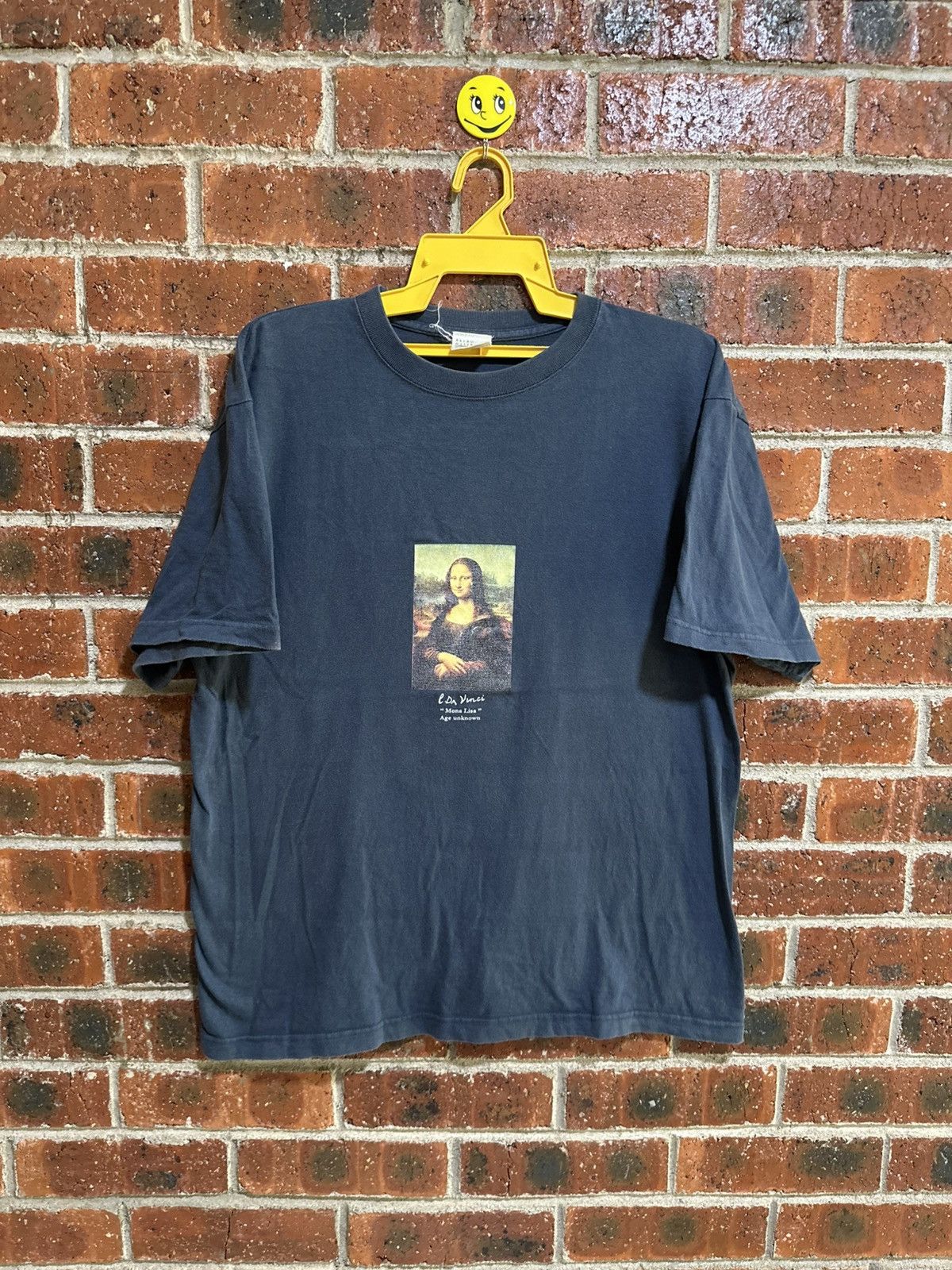 Vintage Vintage Leonado Da Vinci “Mona Lisa” Age Unknown Faded Tee Size US XL / EU 56 / 4 - 1 Thumbnail