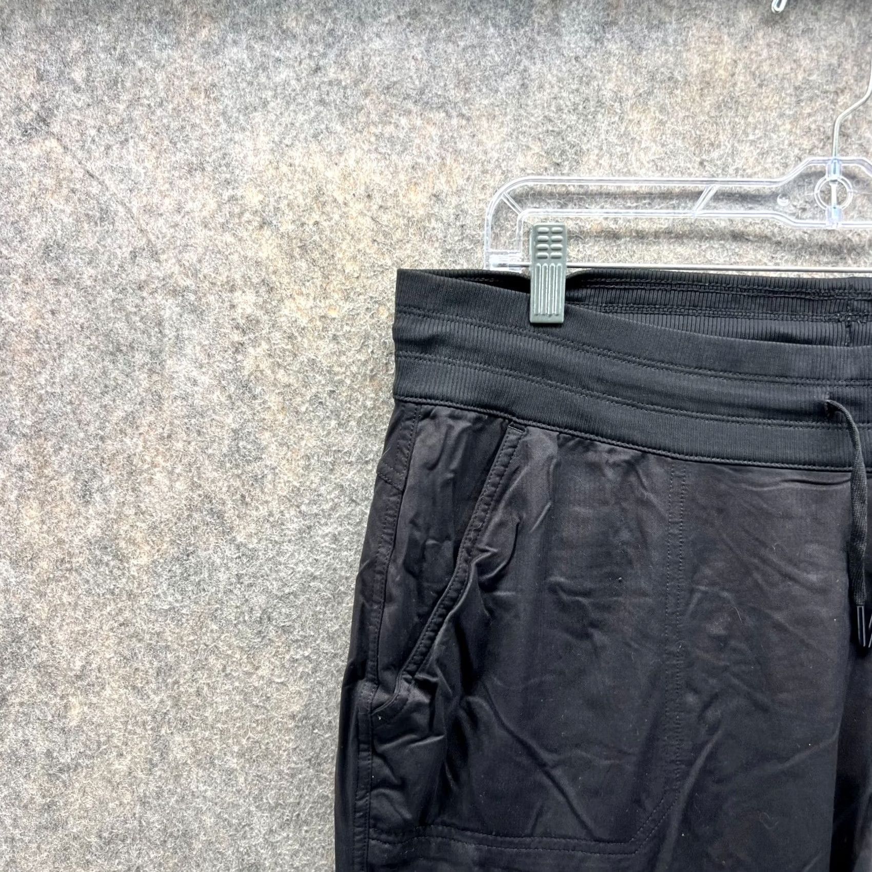 The North Face The North Face Pants Women XL Black Jogger Athletic Hiking Regular Rise Inseam 30 in Pockets Tapered Style Sweatpants Size 40" / US 18 - 5 Thumbnail
