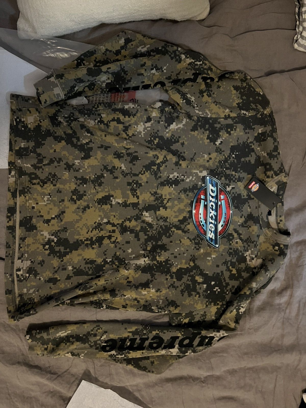 Dickies × Supreme Size Medium Camo Dickies x Supreme Thermal Size US M / EU 48-50 / 2 - 4 Thumbnail