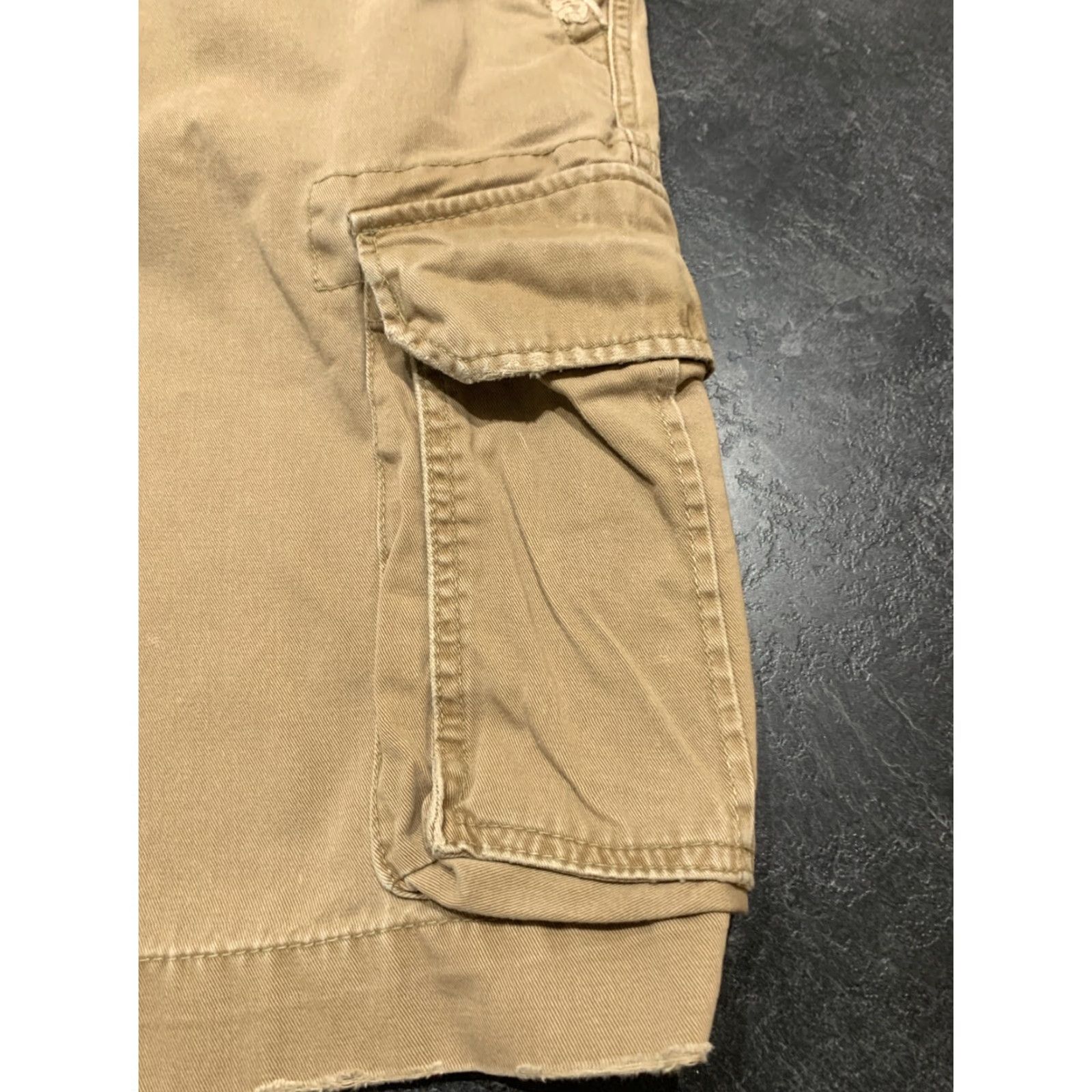 Vintage AMERICAN EAGLE Cargo Shorts Mens Size 31 Brown Regular Fit Casual Size US 31 - 2 Thumbnail