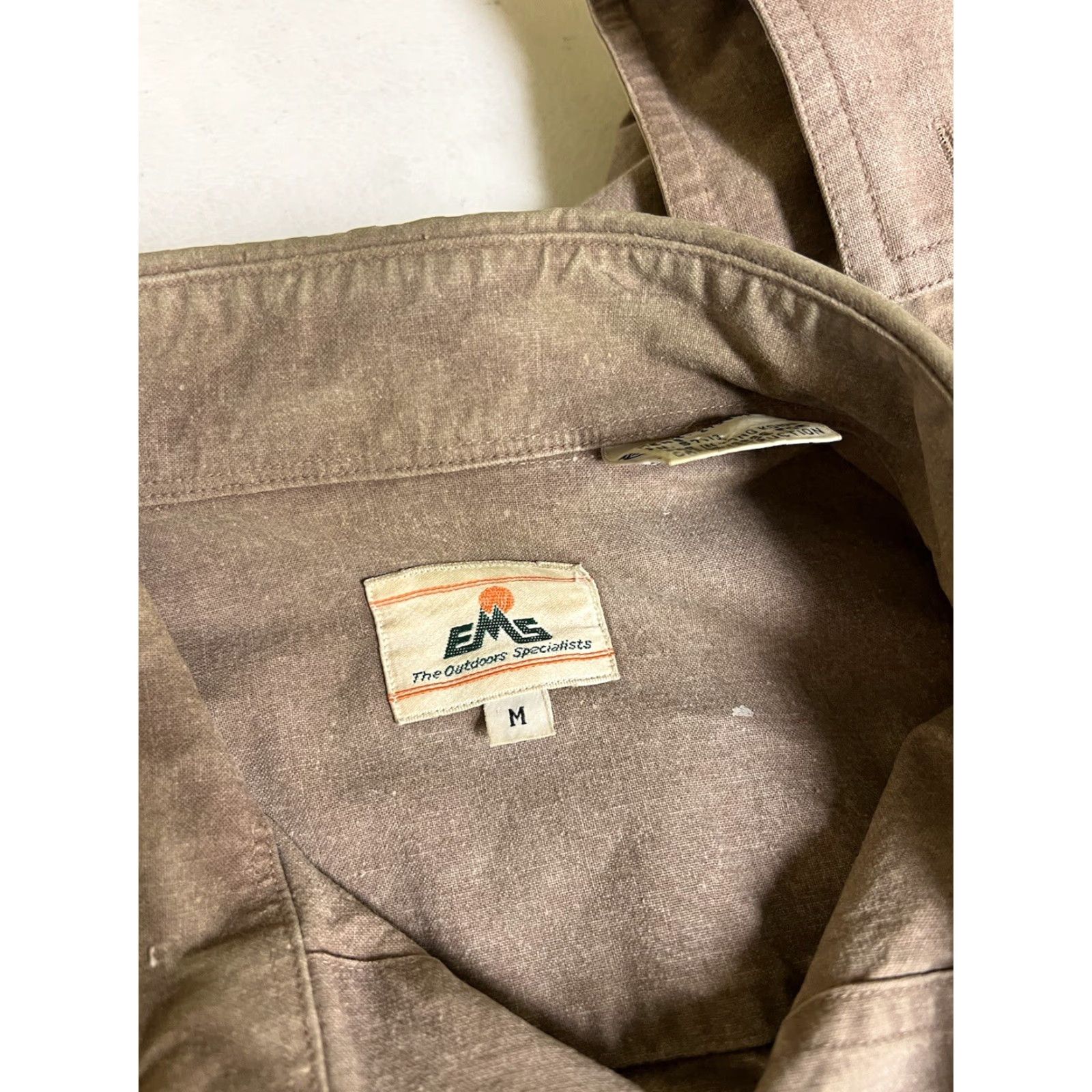 Eastern Mountain Sports VINTAGE EASTERN MOUNTAIN SPORTS Shirt Mens M EMS Canvas Long Sleeve Button-Up Brown Tan Casual 90s Outdoor Born 90s Fall Spring Mens Size US M / EU 48-50 / 2 - 4 Thumbnail