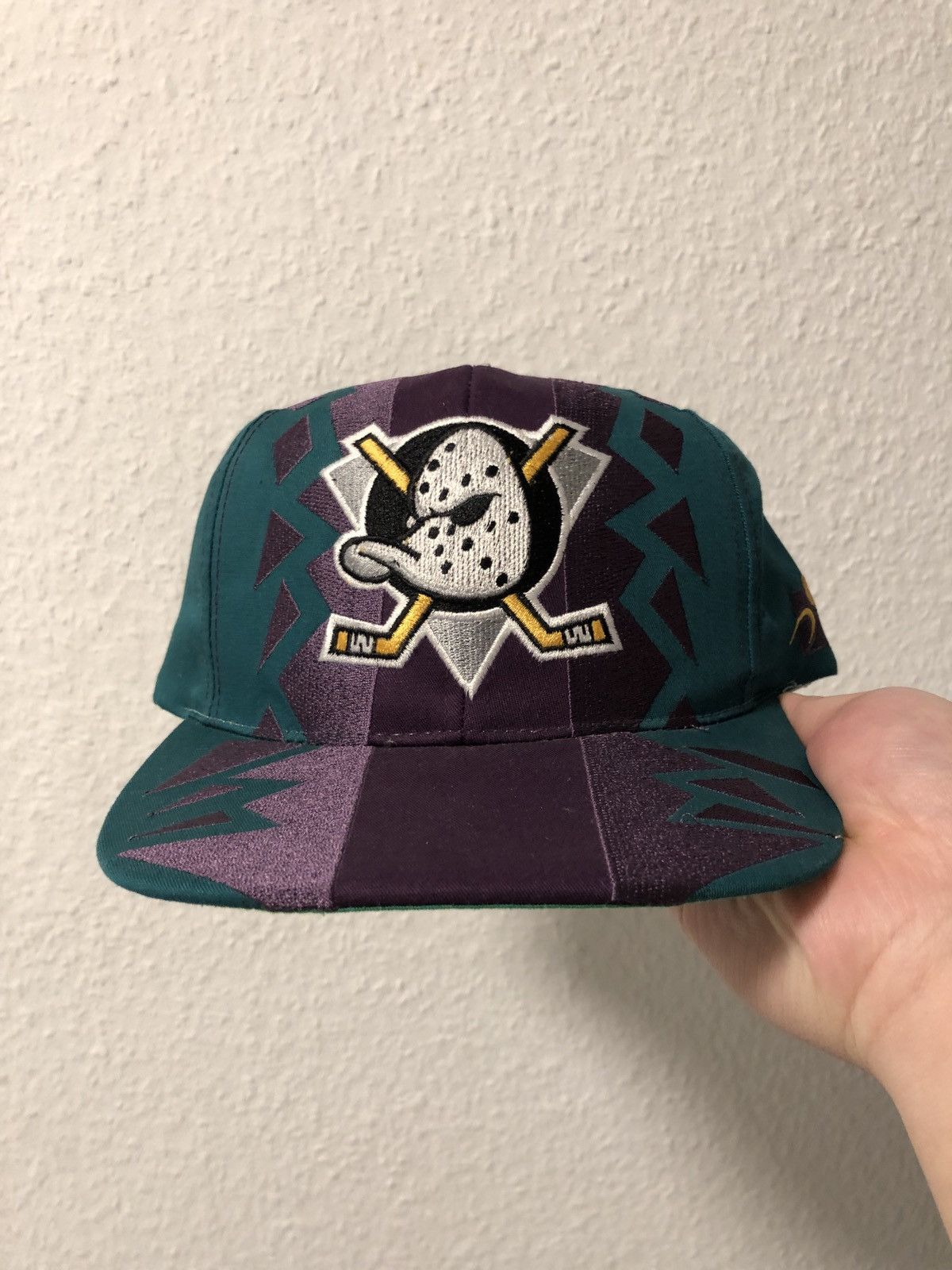 Vintage Mighty Duck Shatter Sports Specialties Snapback Hat