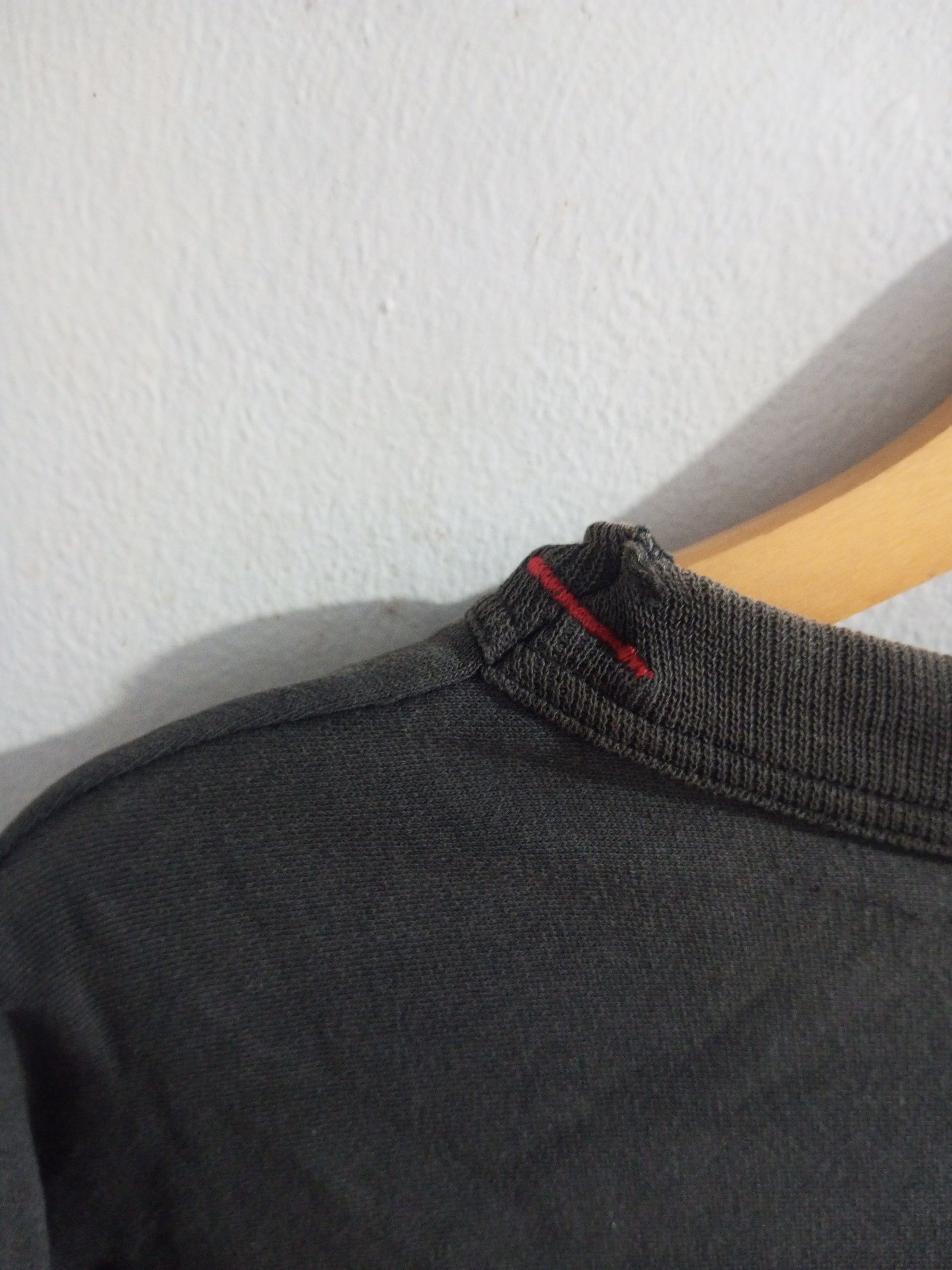 Other Vintage worn guess sun fadded distressed sweatshirt Size US L / EU 52-54 / 3 - 9 Thumbnail