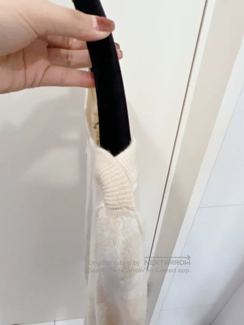 Hermes Hermes One-Shoulder H Letter Cashmere Sweater Size XXS / US 00 / IT 34 - 4 Thumbnail