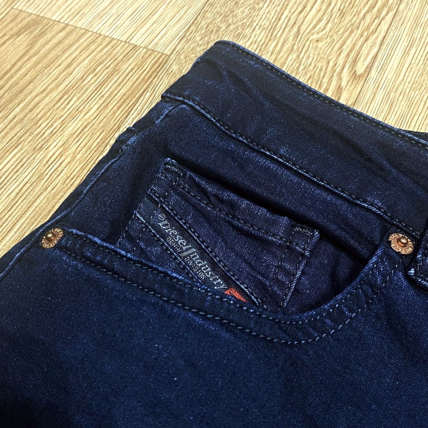 Diesel VINTAGE? Diesel Aryel Jeans Regular Straight Dark Wash Blue Button Fly W31” L24” Women’s Size 24" / US 00 / IT 34 - 3 Thumbnail
