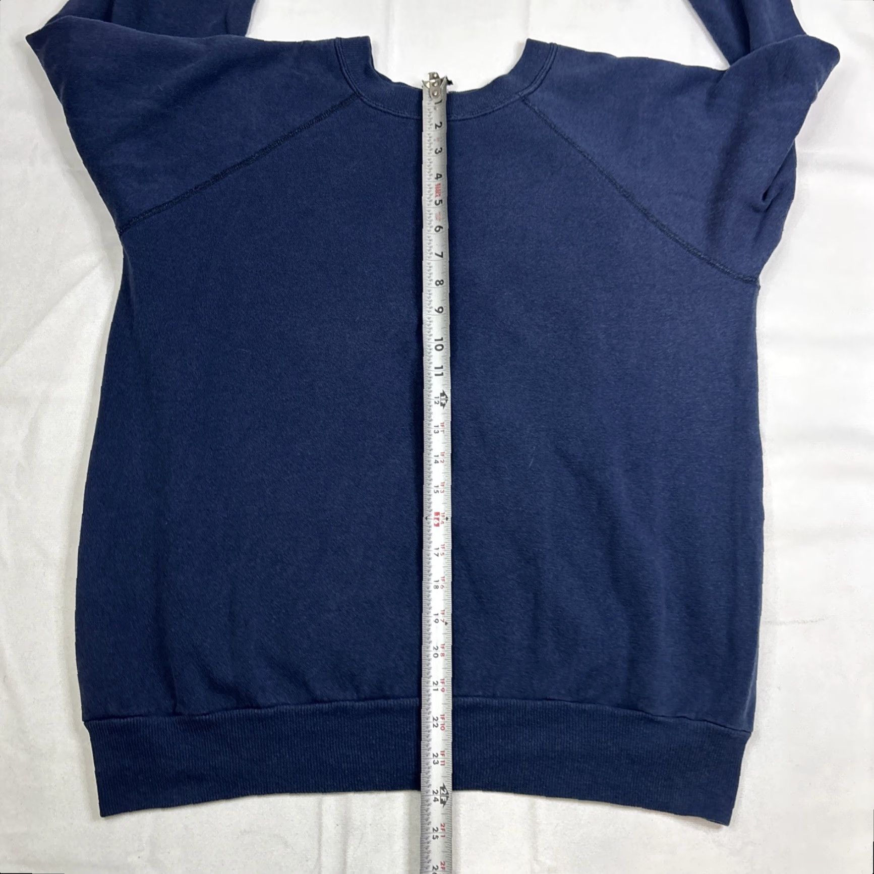 Champion VINTAGE Champion Crewneck Sweatshirt Men’s M Notre Dame Fighting Irish 90s Blue Cotton Knit Logo Pullover Men Size US M / EU 48-50 / 2 - 6 Thumbnail