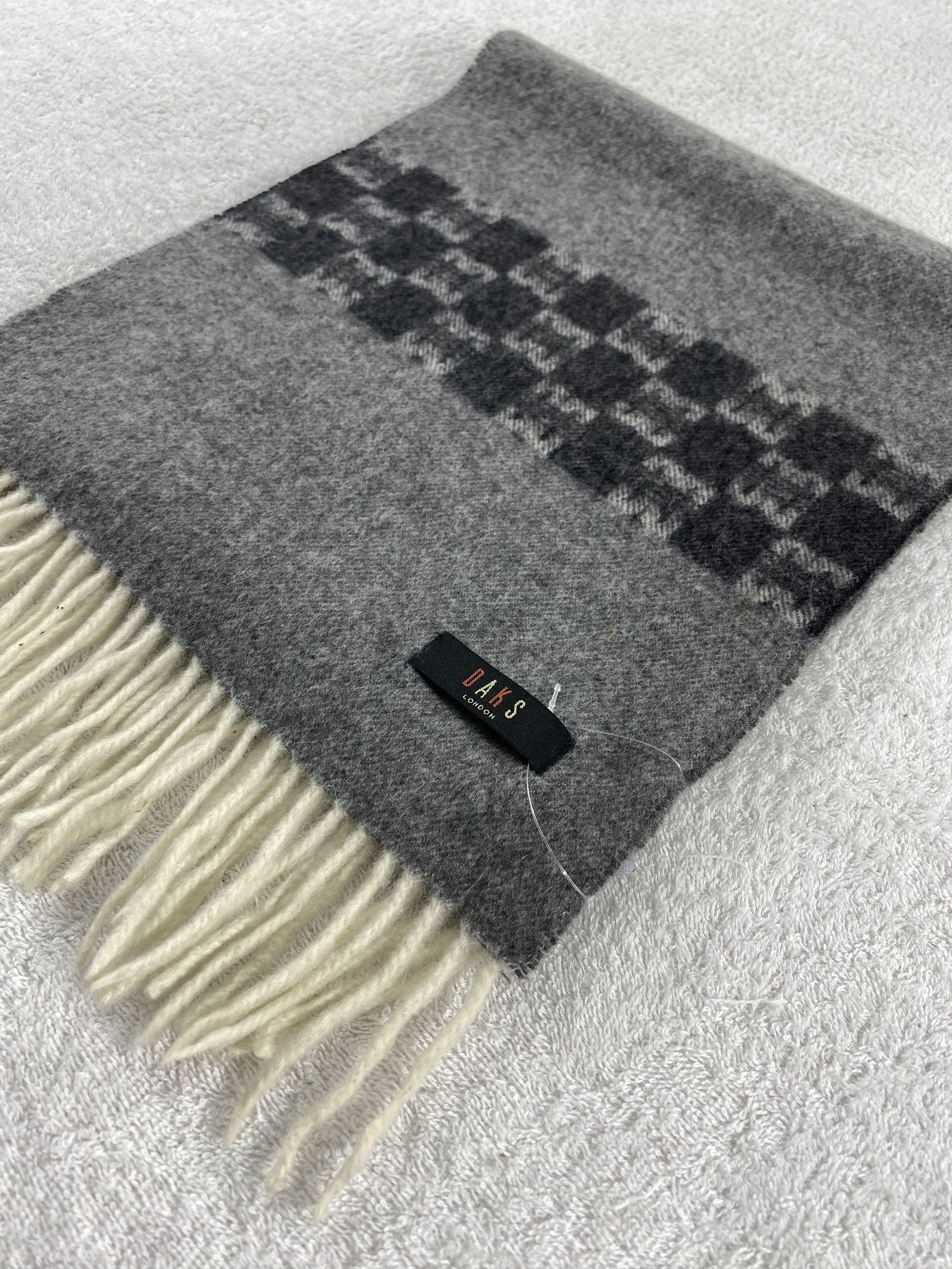 DAKS Daks London Scarf / Muffler / Neckwear - WW1678 Size ONE SIZE - 3 Thumbnail