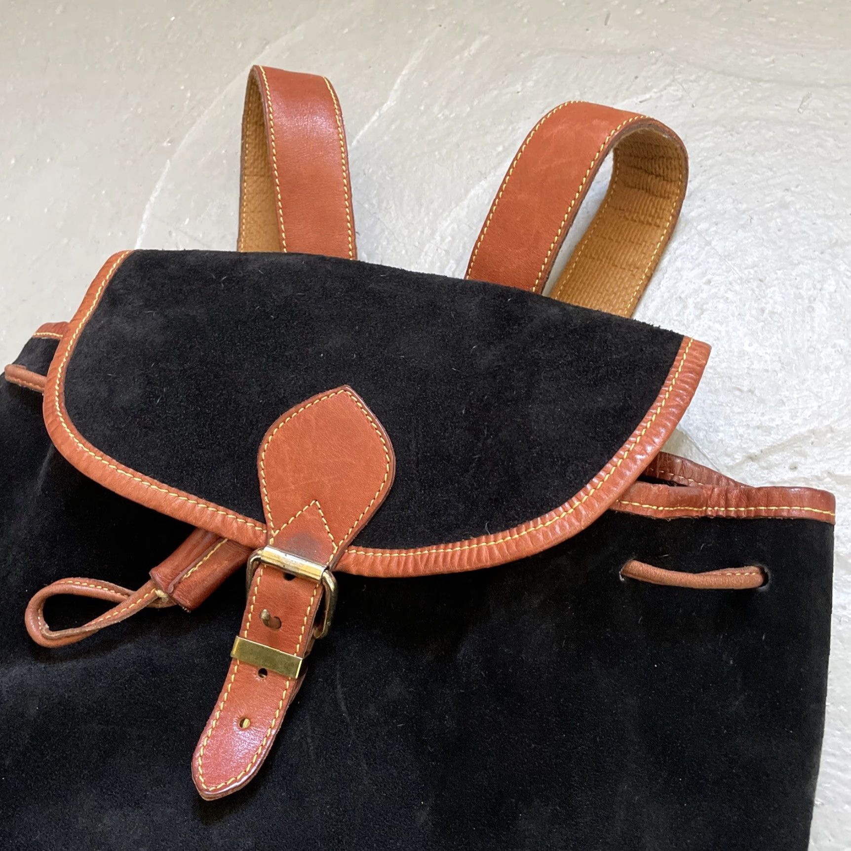 Eddie Bauer VINTAGE Eddie Bauer Suede Leather Rucksack Backpack Travel Canada Unisex Adults Black 90s Classic Backpack Mens Womens Size ONE SIZE - 5 Thumbnail
