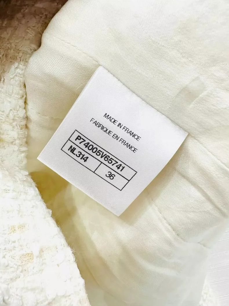 Chanel Chanel 23C white moonlight coat Size XS / US 0-2 / IT 36-38 - 8 Thumbnail