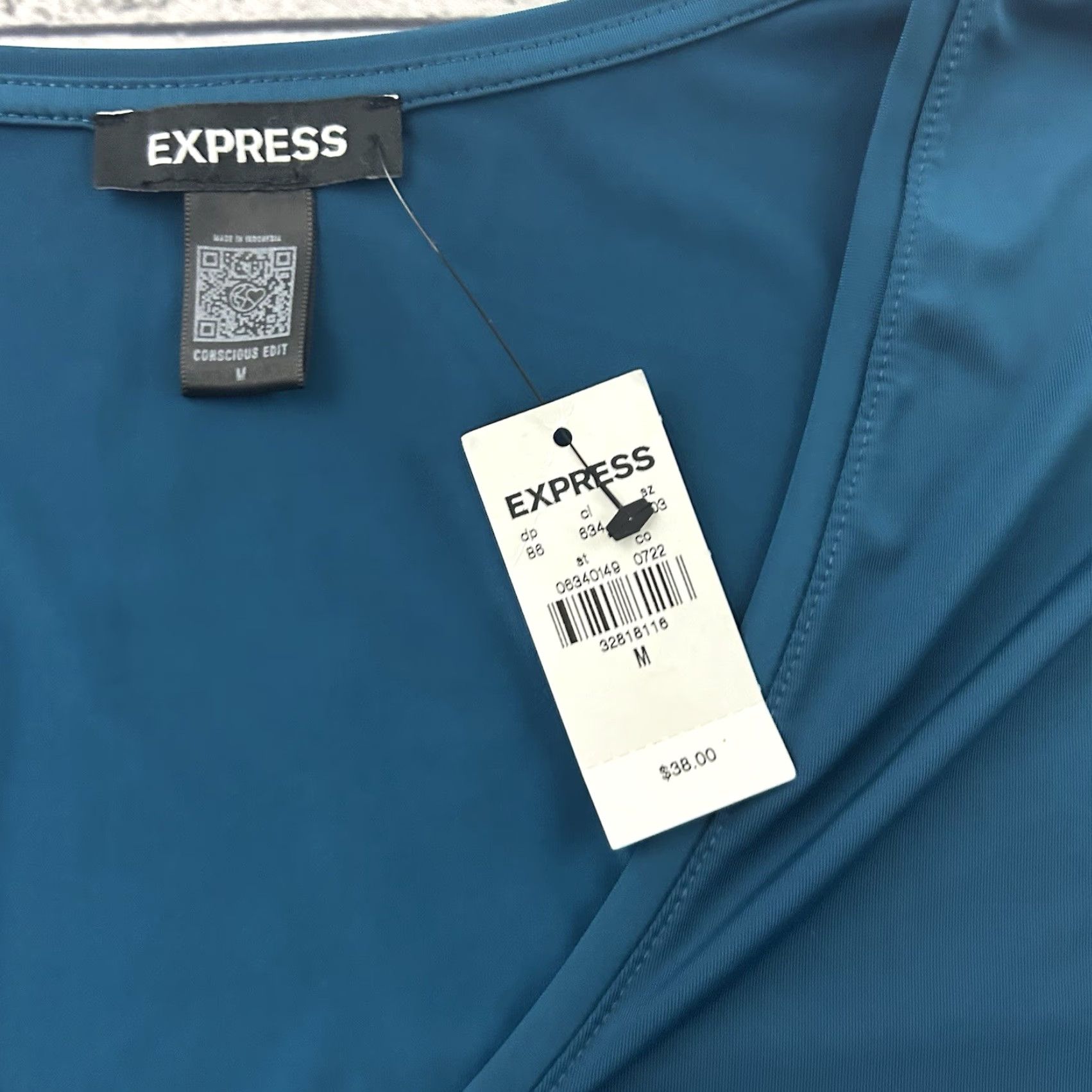 Express VINTAGE Express Silky Skimming V-Neck Short Sleeve Top Womens Medium Blue Express Shirt M Blue Short Sleeve V-Neck Women Medium Top Size M / US 6-8 / IT 42-44 - 3 Thumbnail