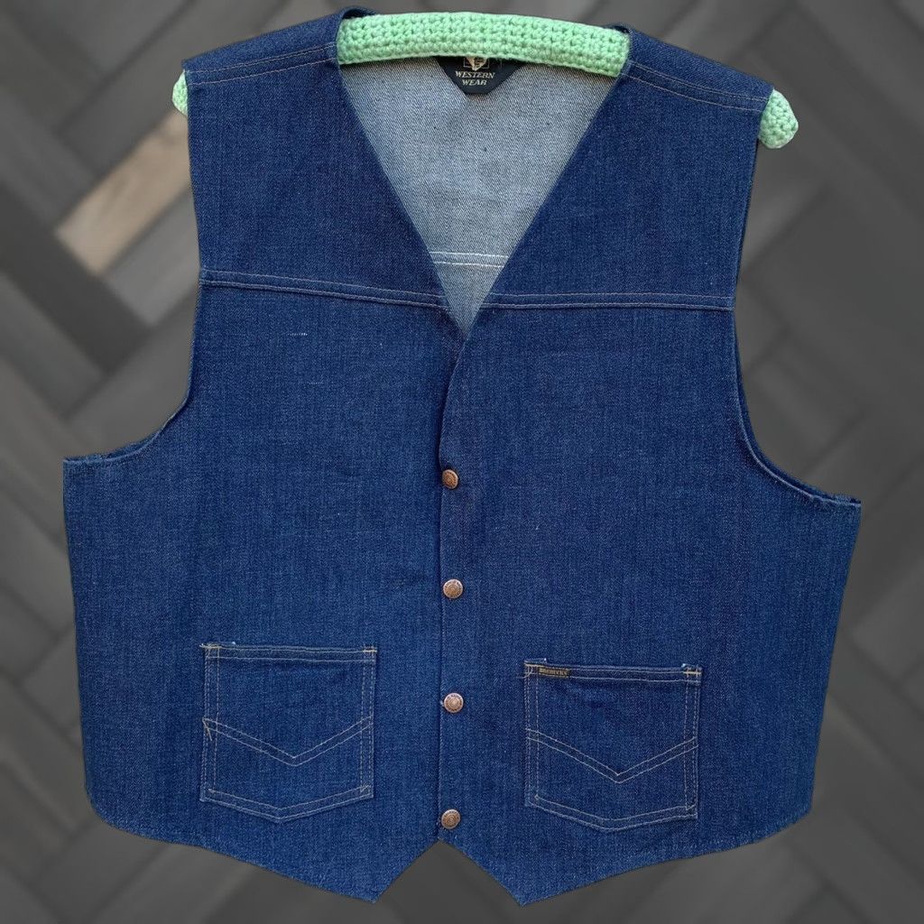 Sears VINTAGE Sears Western Wear denim vest Roebucks snap front size XL Men Vest Western blue denim snaps Pockets 80s 90s Theater? Size US XL / EU 56 / 4 - 1 Thumbnail