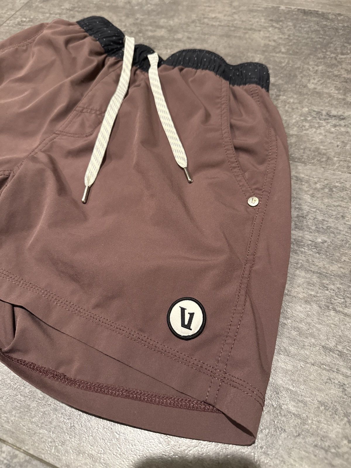 Vuori Vuori 5" Lined Kore Shorts Size US 29 - 4 Thumbnail