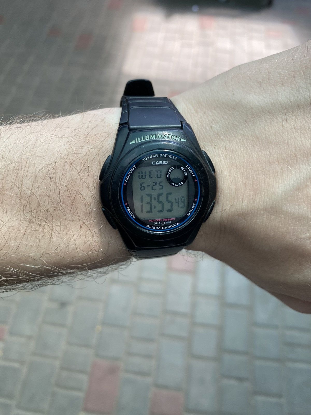 Casio Sport Watch Casio F-200 with Light, Excellent Condition Size ONE SIZE - 4 Thumbnail