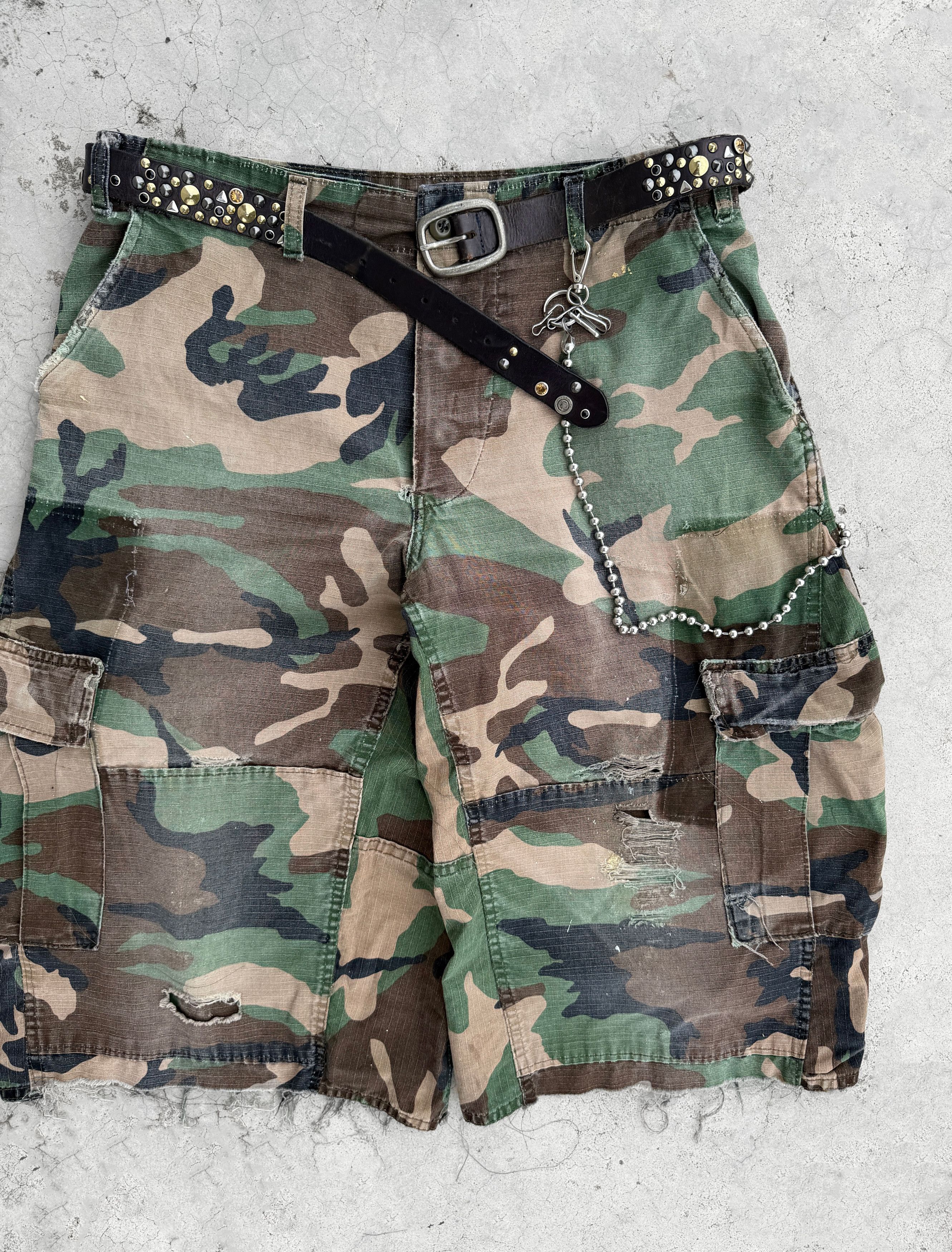 Vintage 1990 FADED VINTAGE CAMO CARGO SHORTS Size US 33 - 1 Thumbnail