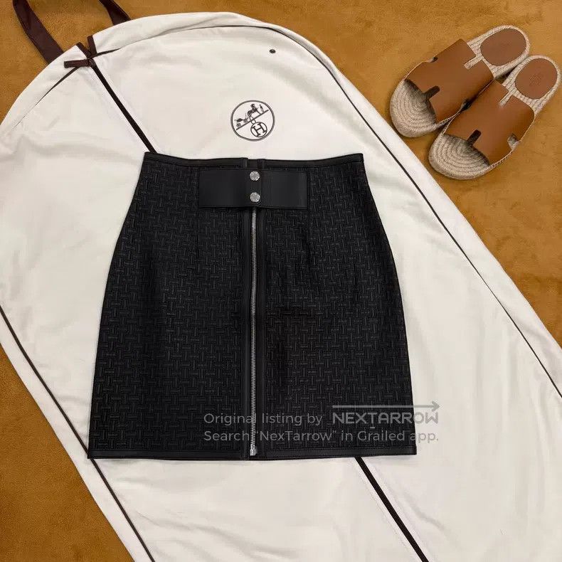 Hermes Hermes Black All Print Sheepskin Skirt Size 24" / US 00 / IT 34 - 1 Thumbnail