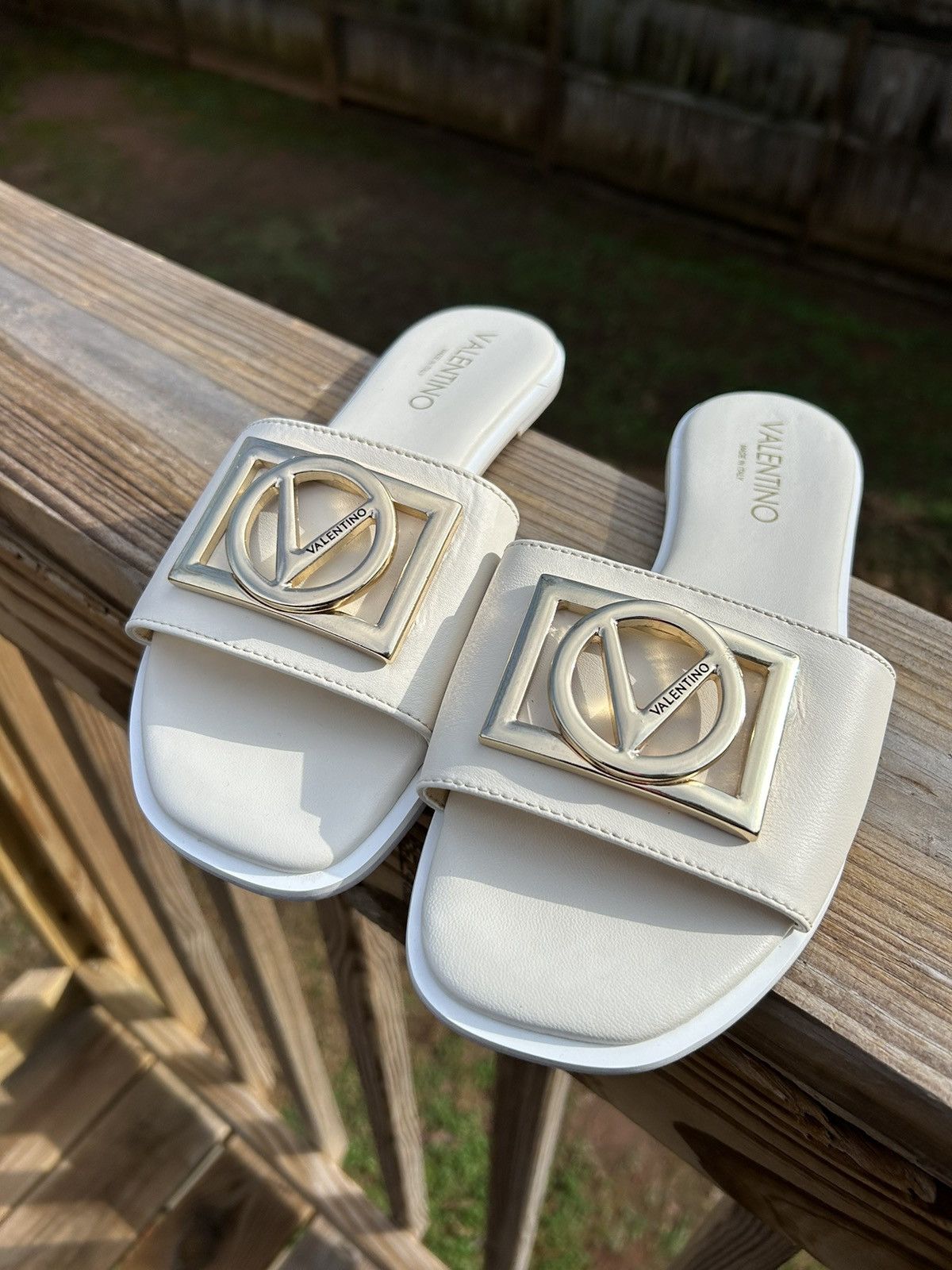 Valentino Valentino White Slide Sandals with Gold Logo Size US 8 / IT 38 - 8 Thumbnail