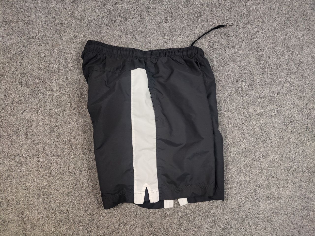 Nike Vintage 90's Nike swoosh Gray Shorts nylon casual Y2K Style Size US 34 / EU 50 - 8 Thumbnail