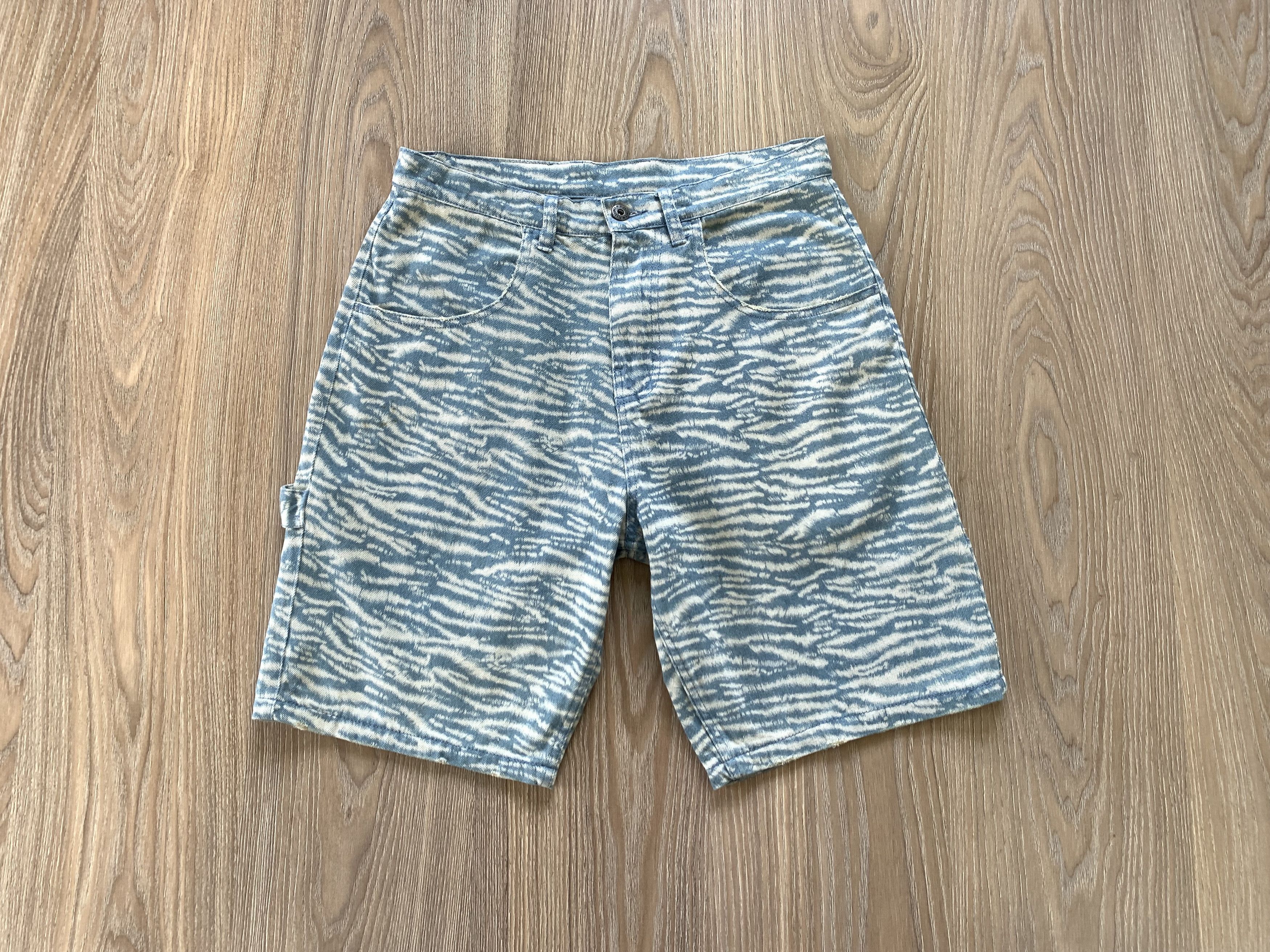 Designer × Pleasures Pleasures Tie Dye Light Blue Denim Shorts Size US 30 / EU 46 - 1 Thumbnail