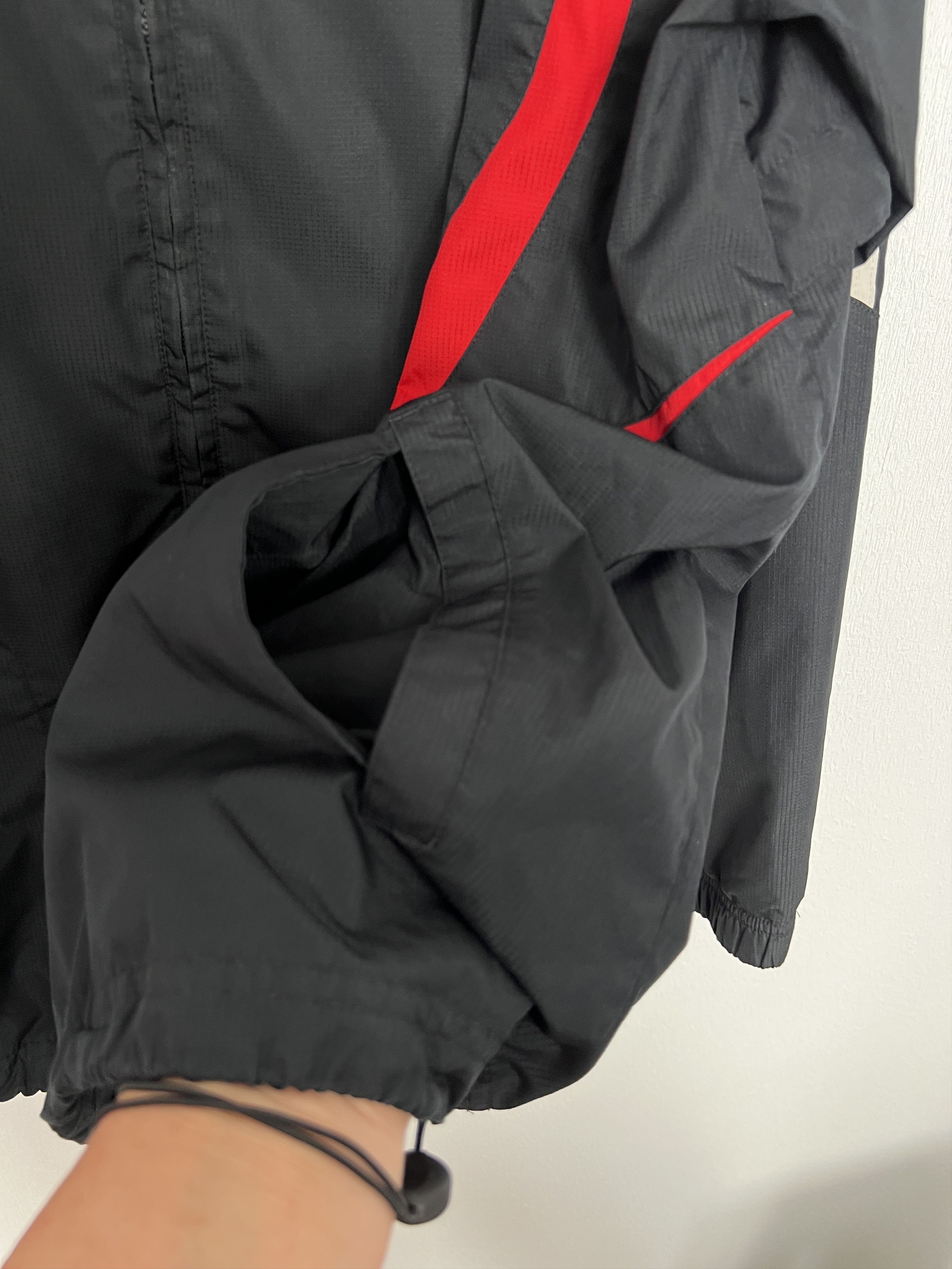 Adidas Vintage Adidas Liverpool Football Jacket Hooded Soccer Size US L / EU 52-54 / 3 - 6 Thumbnail