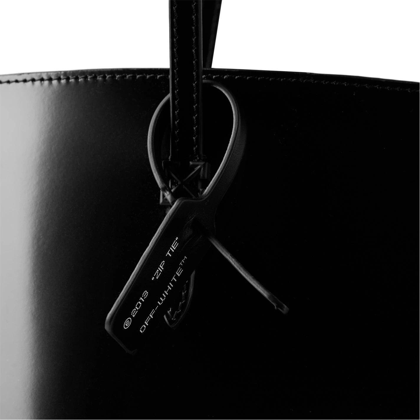 Off-White o1g2r1mq1224 Size: OS / Tote Bag in Black Size ONE SIZE - 3 Thumbnail