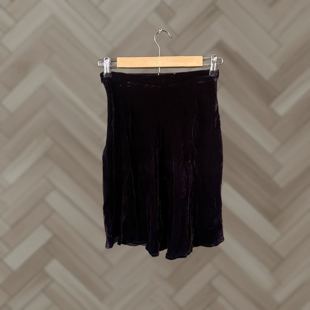 Gap VINTAGE Gap Womens Purple Silk Velour Long Skirt 4, Purple, Silk, Skirt, Long, A-Line, Gap, Vintage, Women, Size 4 Size 27" / US 4 / IT 40 - 1 Thumbnail
