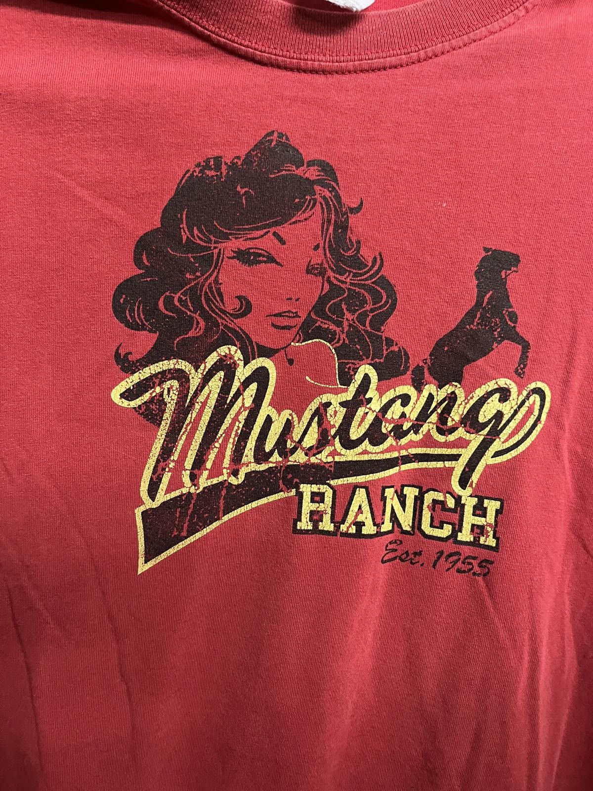 Gildan VTG Mustang Ranch Est 1955 T-shirt - Faded Red Shirt - L Size US L / EU 52-54 / 3 - 3 Thumbnail