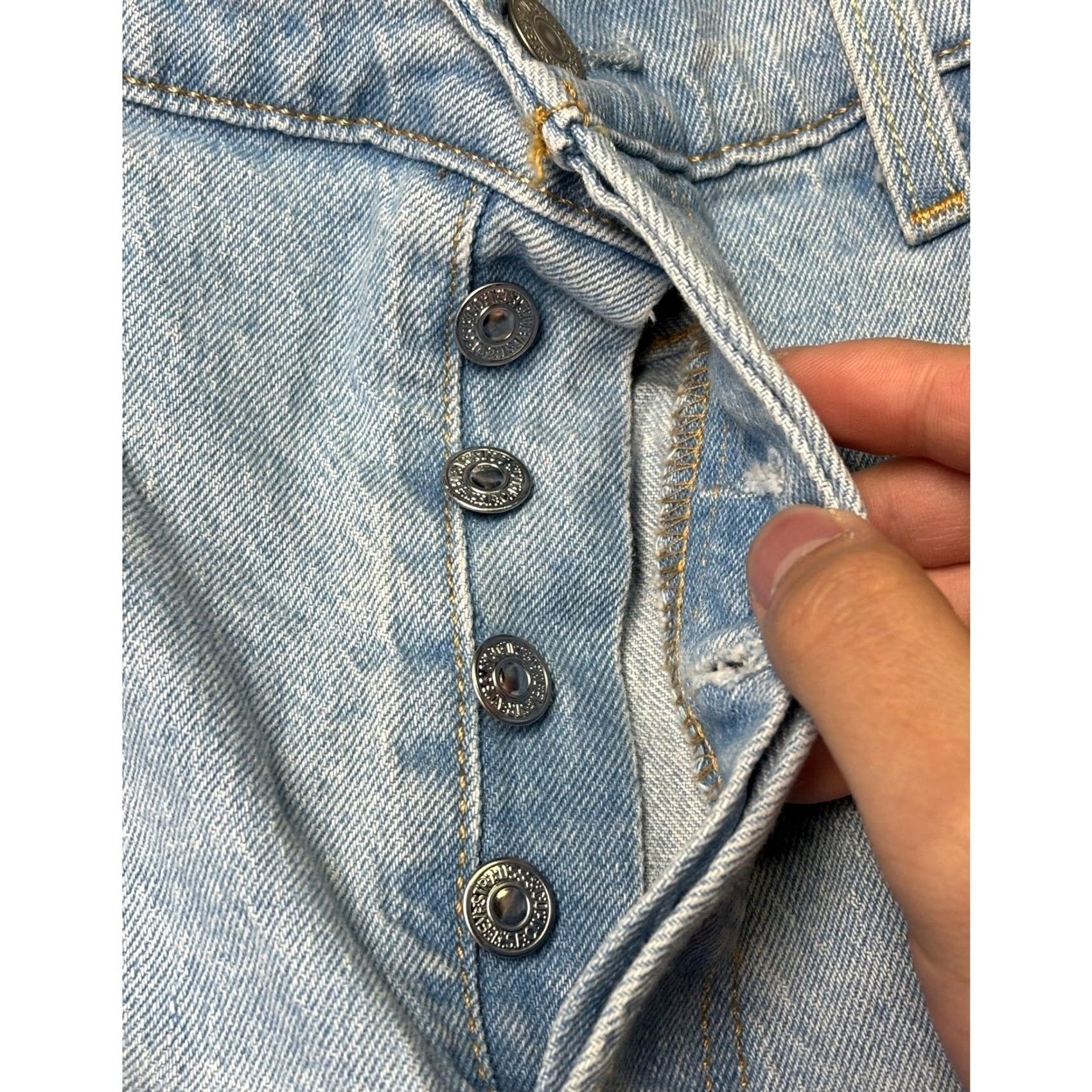 Levi's VINTAGE Levi's 501 Premium Big E Mens Light Wash Straight Leg Button Fly Jeans W34 L32 Size US 34 / EU 50 - 3 Thumbnail