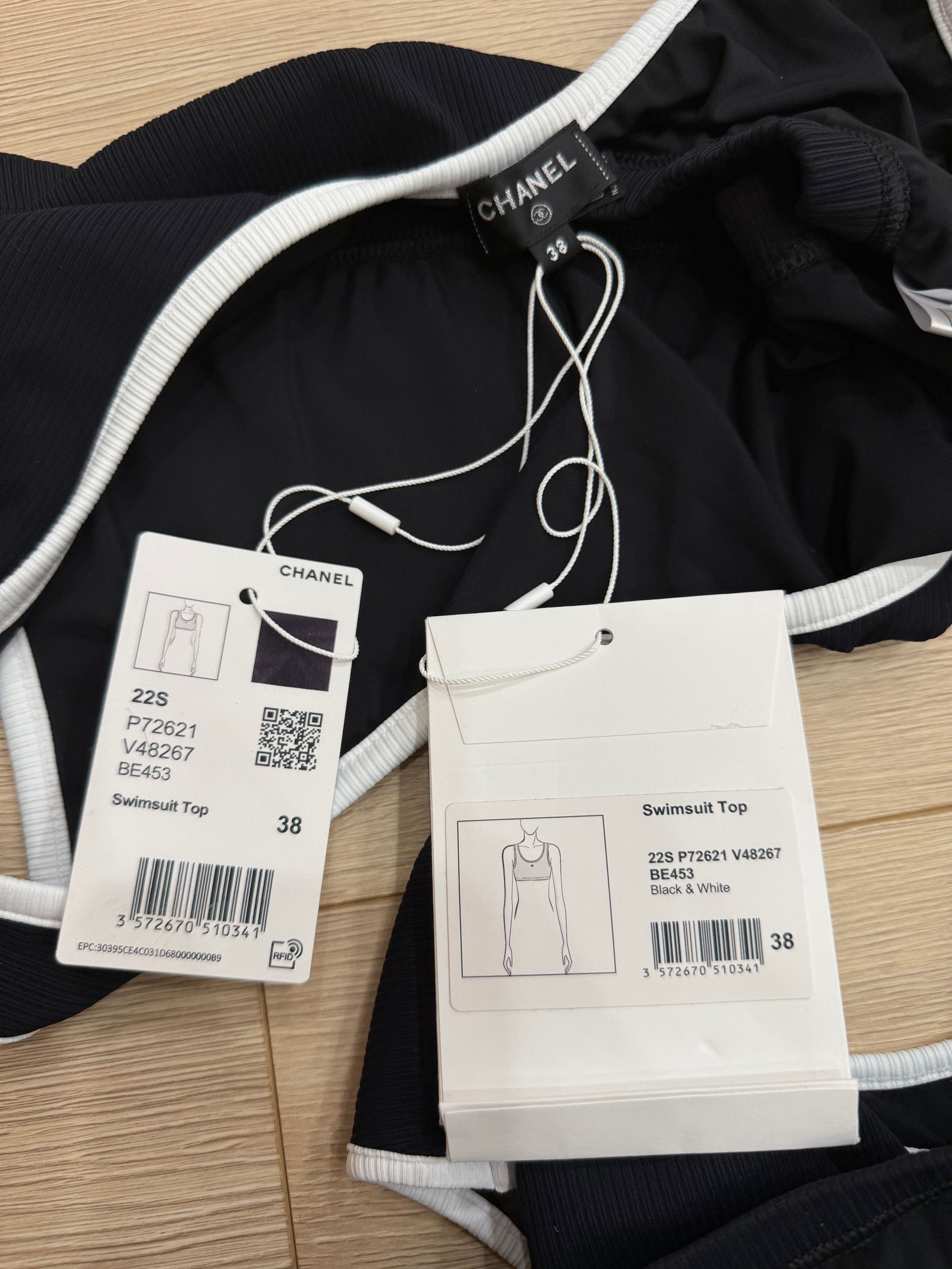 Chanel 22S White CC Logo Bikini Two Piece Swimsuit Bathing Suit 38 Size XS / US 0-2 / IT 36-38 - 18 Thumbnail