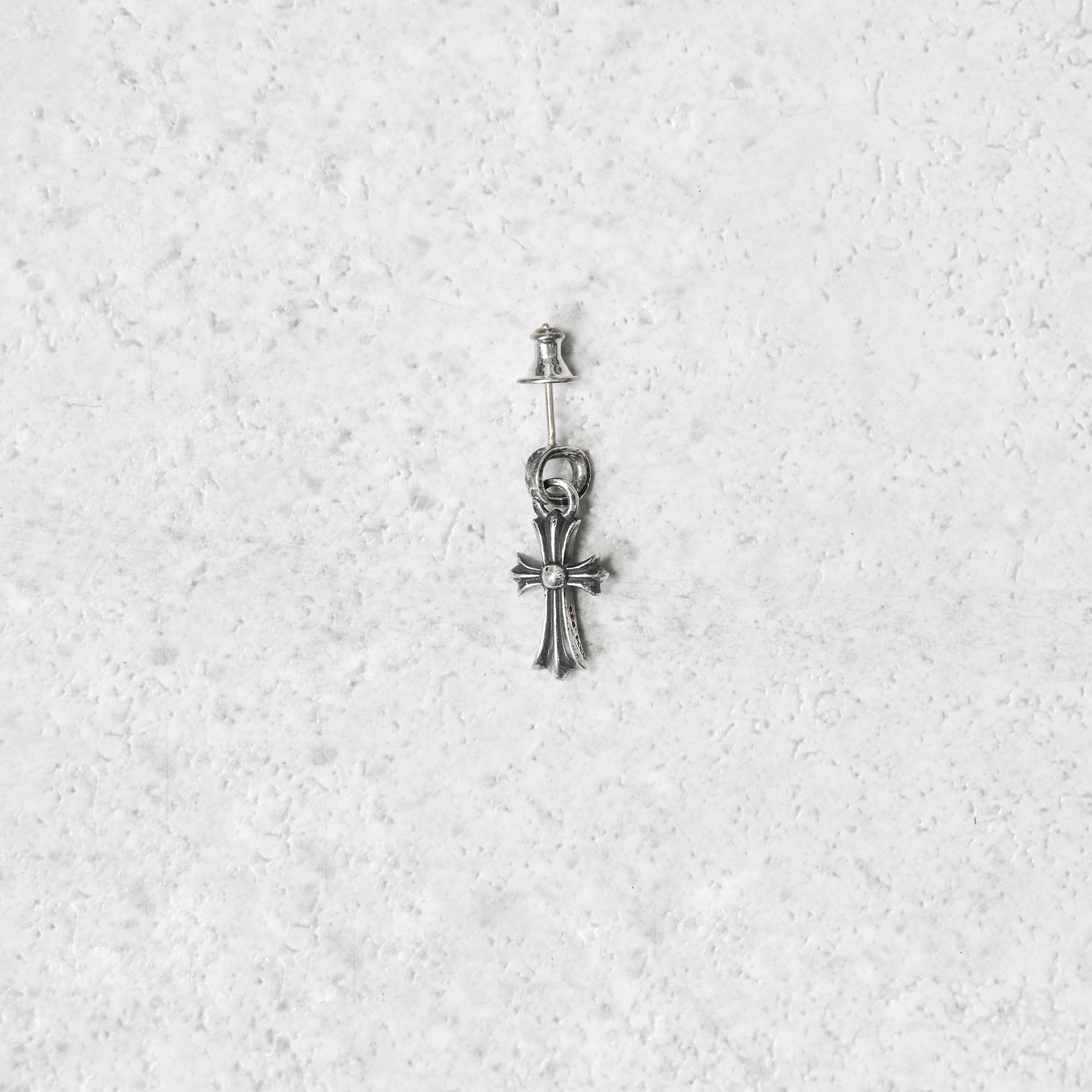 CHROME HEARTS Cross Baby Fat Earring SILVER