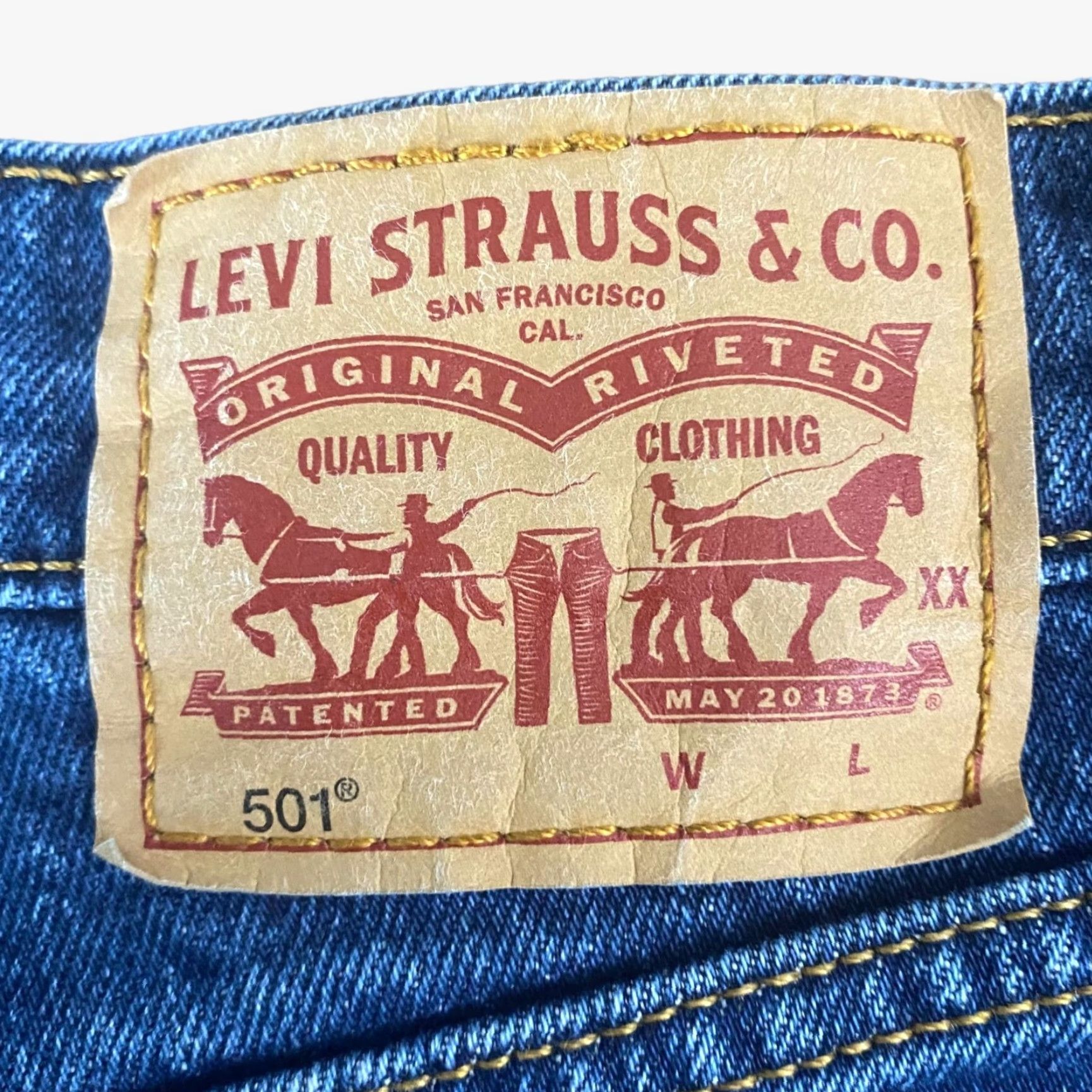 Levi's Levis 501 Button Fly Jean Shorts Womens Size 30 Blue Denim Medium Wash Raw Hem Size 30" / US 8 / IT 44 - 7 Thumbnail