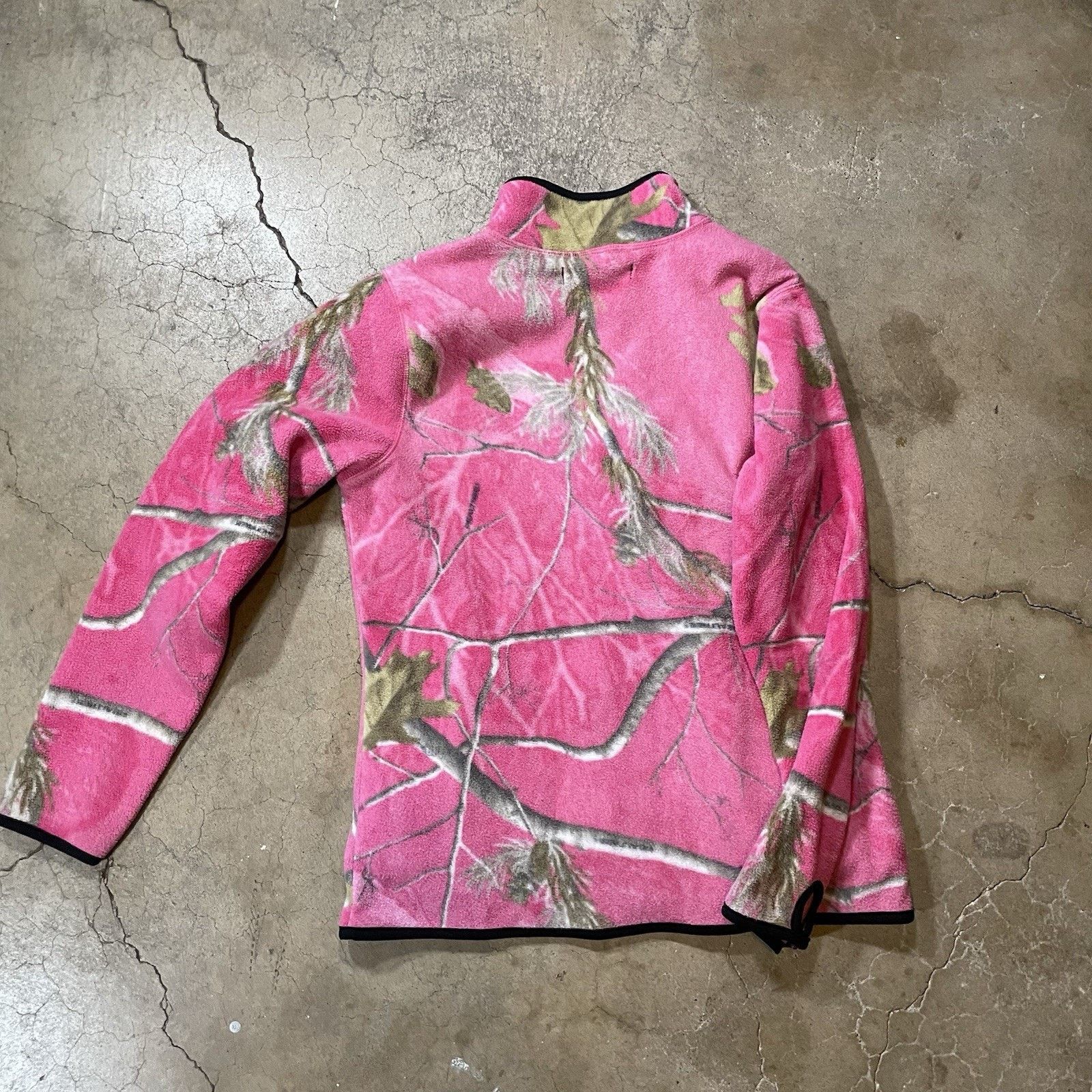 Realtree Realtree Women's Pink Camo Zip Fleece Jacket Realtree Small Size S / US 4 / IT 40 - 6 Thumbnail