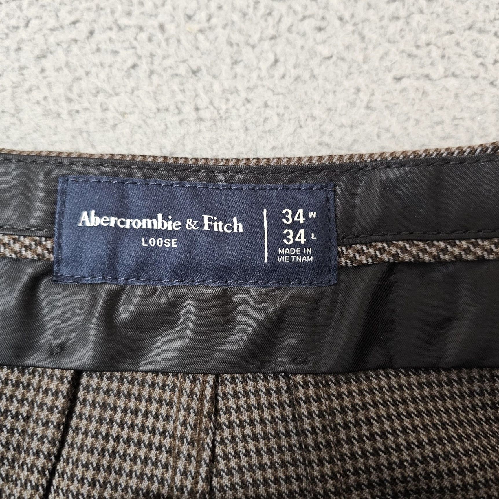 Abercrombie & Fitch Abercrombie & Fitch Dress Pants Mens 34x31 Brown Check Relaxed Fit, Pleated, Zip Fly, Pockets, Straight Leg, Office, Business, Casual Size US 34 / EU 50 - 3 Thumbnail