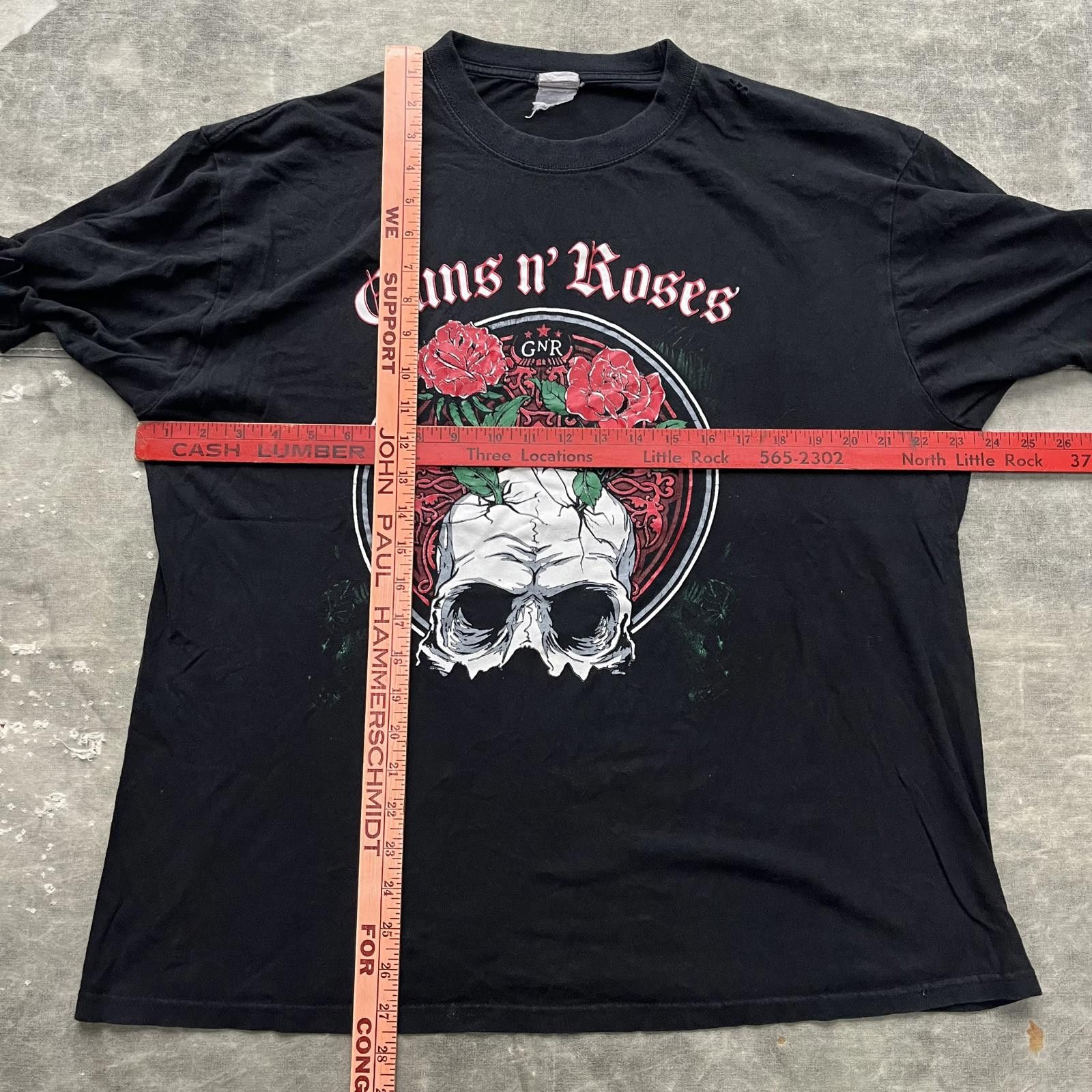 Band Tees × Guns N' Roses × Vintage Vintage Y2K Guns N’ Roses Rock Band Floral Rose Skull Shirt Size US XL / EU 56 / 4 - 3 Thumbnail