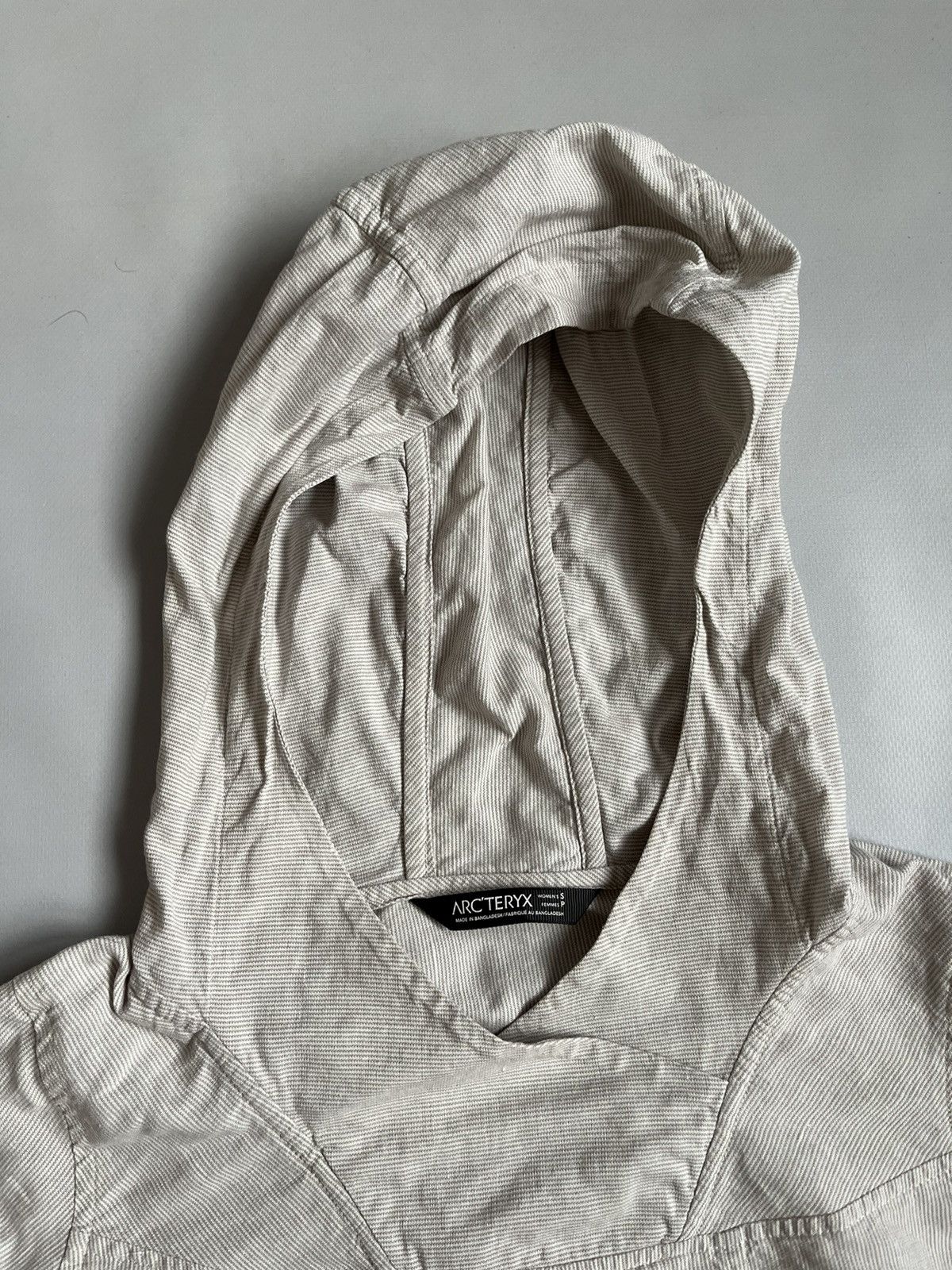 Arc'teryx Arc'teryx Gorpcore Women White Striped Linen Anorak Hoodie Size S / US 4 / IT 40 - 2 Thumbnail